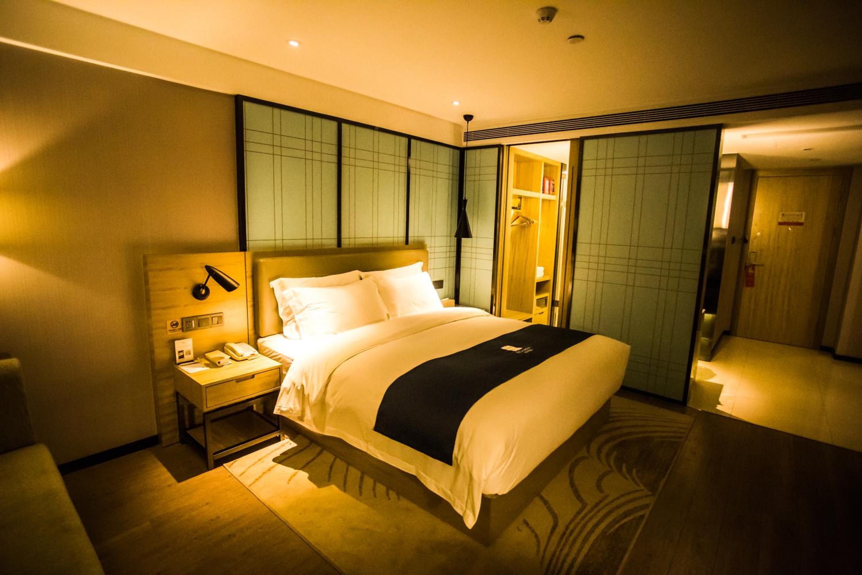 Deluxe Queen Room photo 1