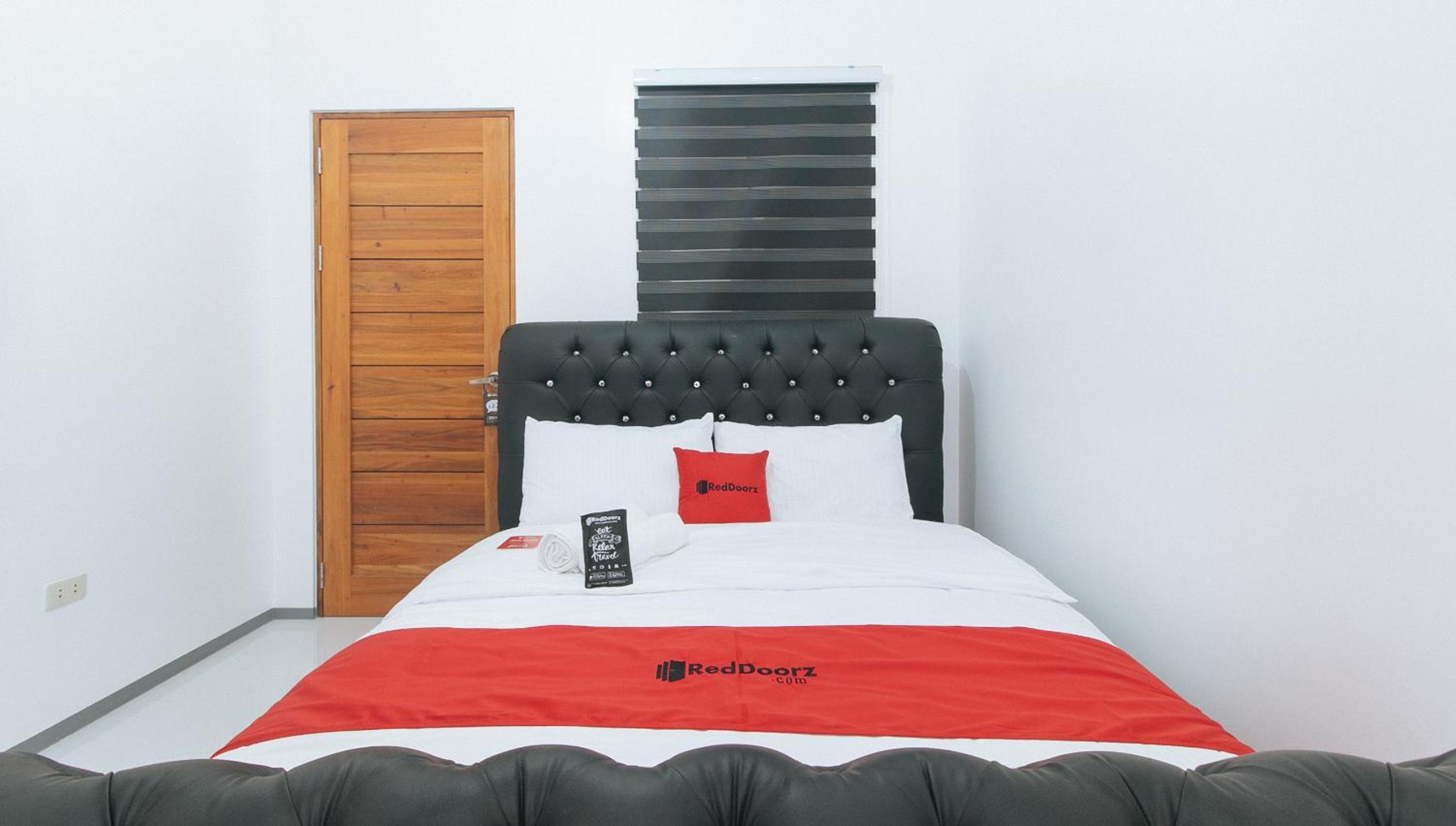 Deluxe Room - Photo 5