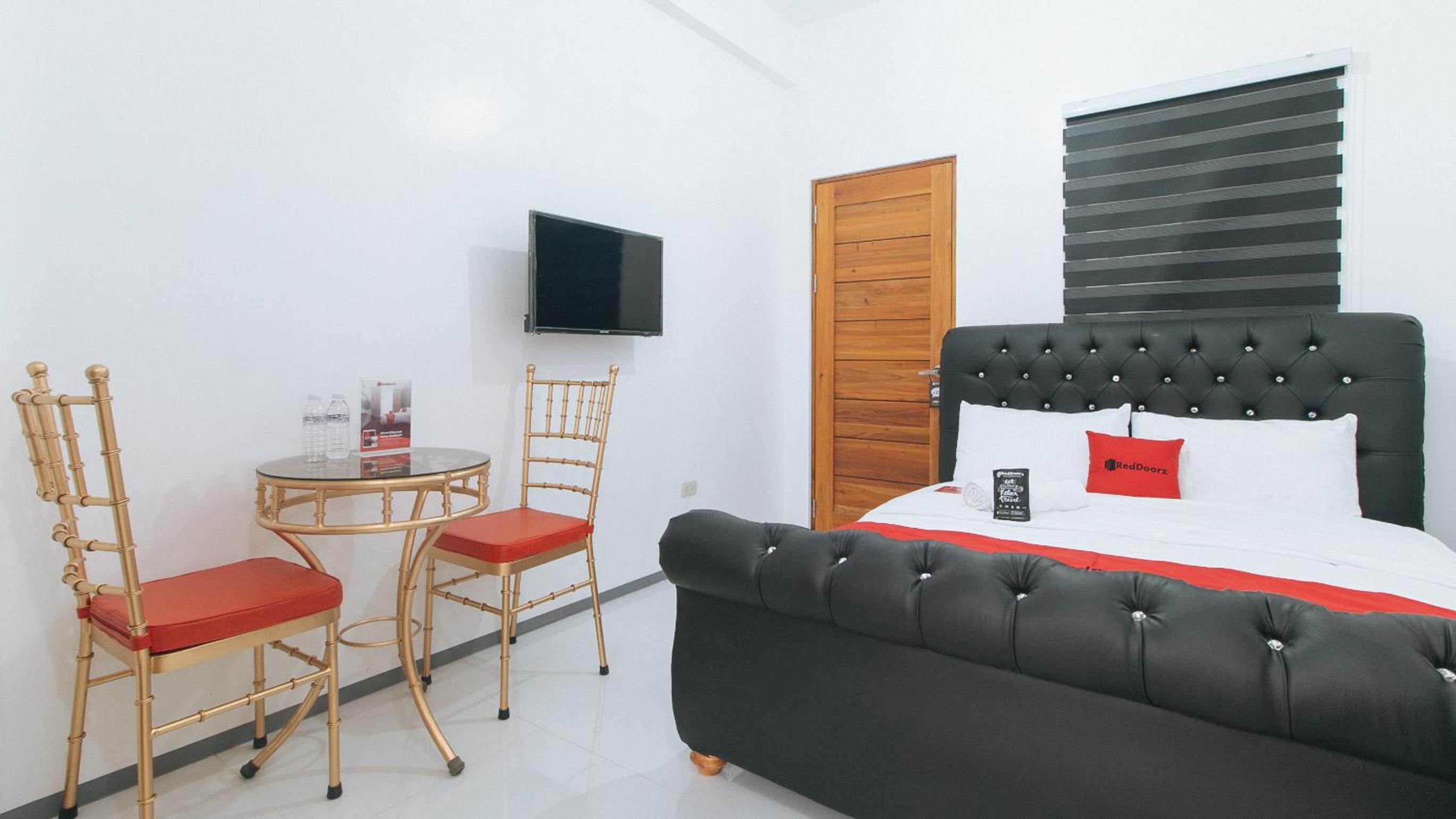 Deluxe Room - Photo 1