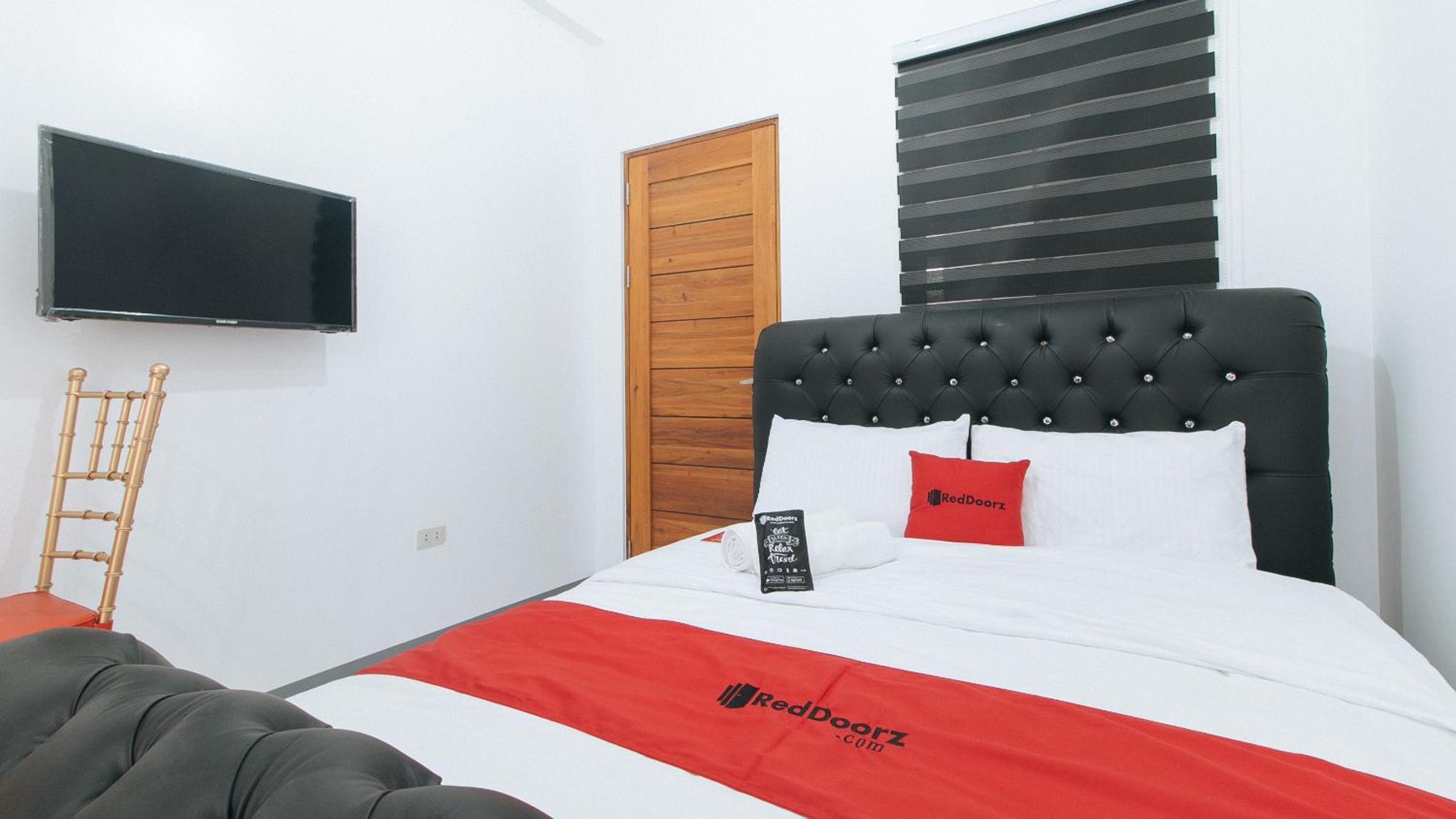 Deluxe Room - Photo 3
