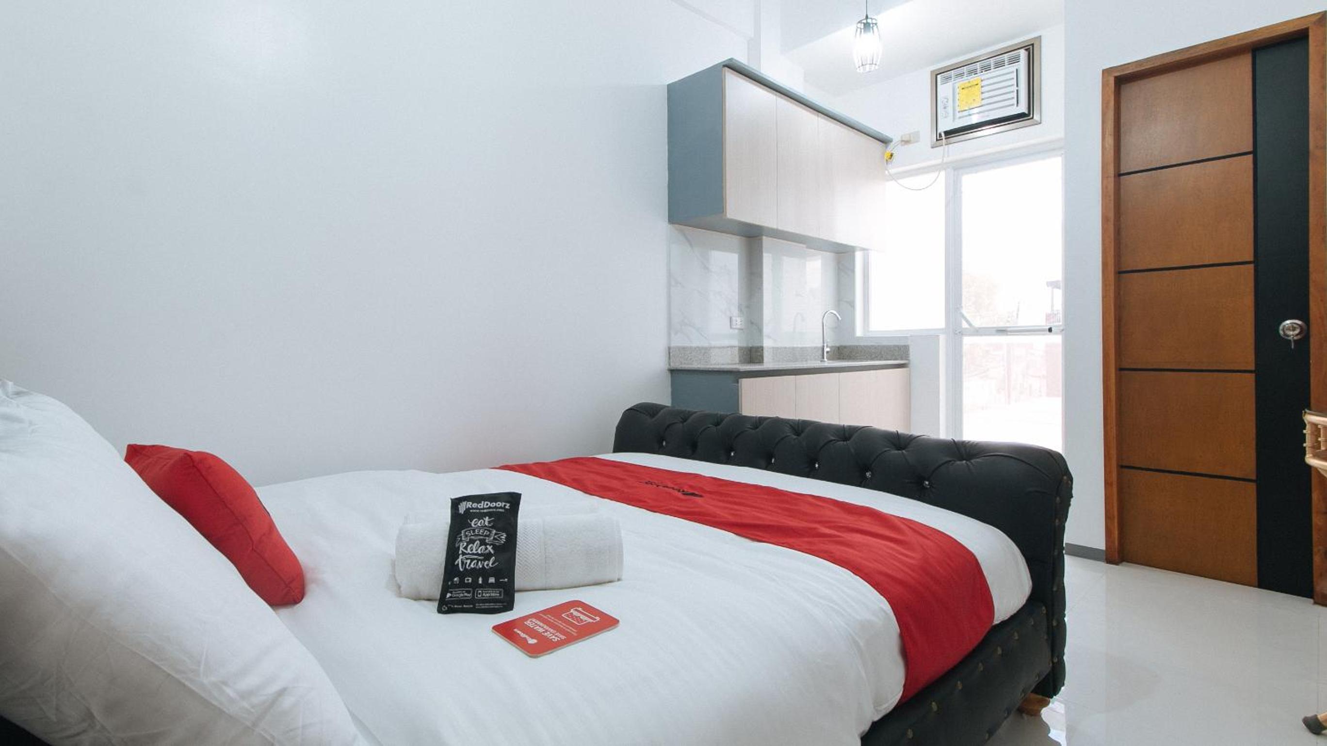 Deluxe Room - Photo 7