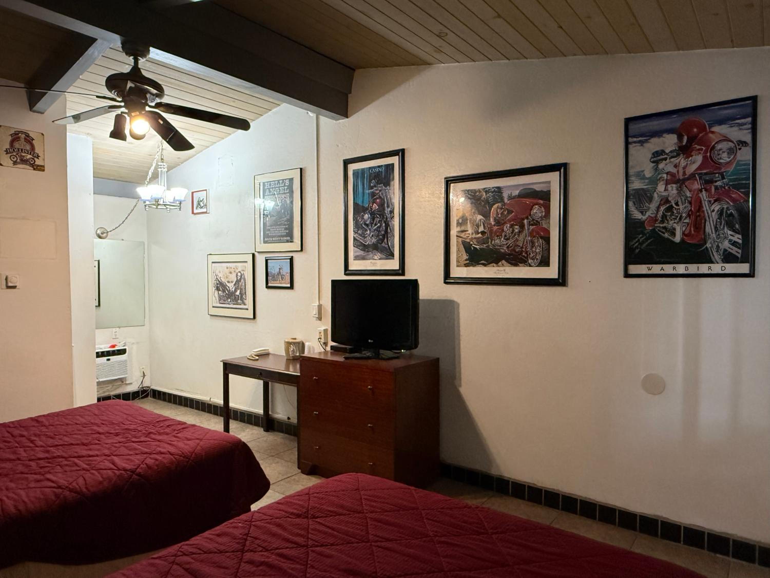 Double Room With Private Bathroom photo 3