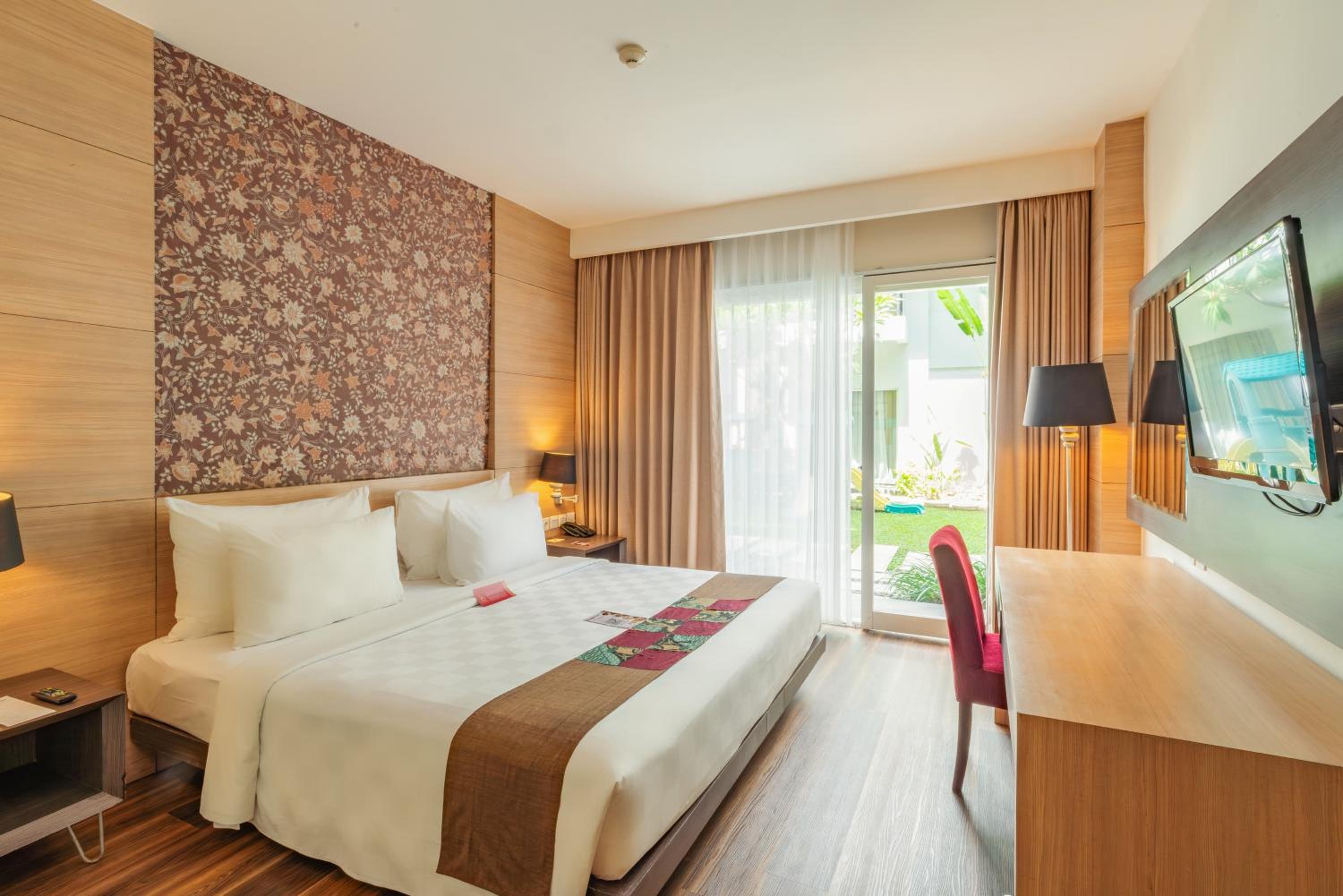 Deluxe Double Room with Garden Terrace - Photo 1