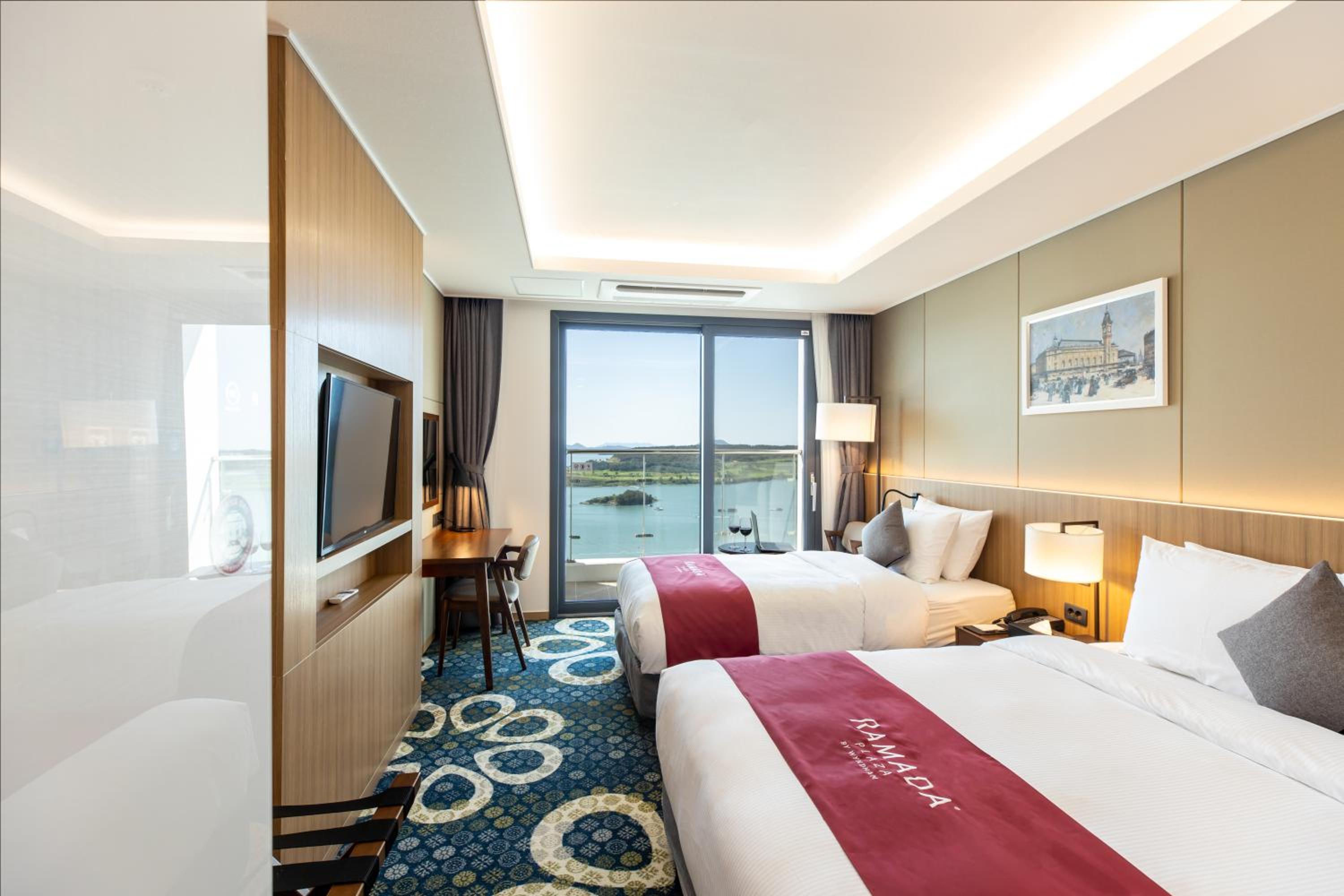 Premier Twin Room With Oean View - Photo 1
