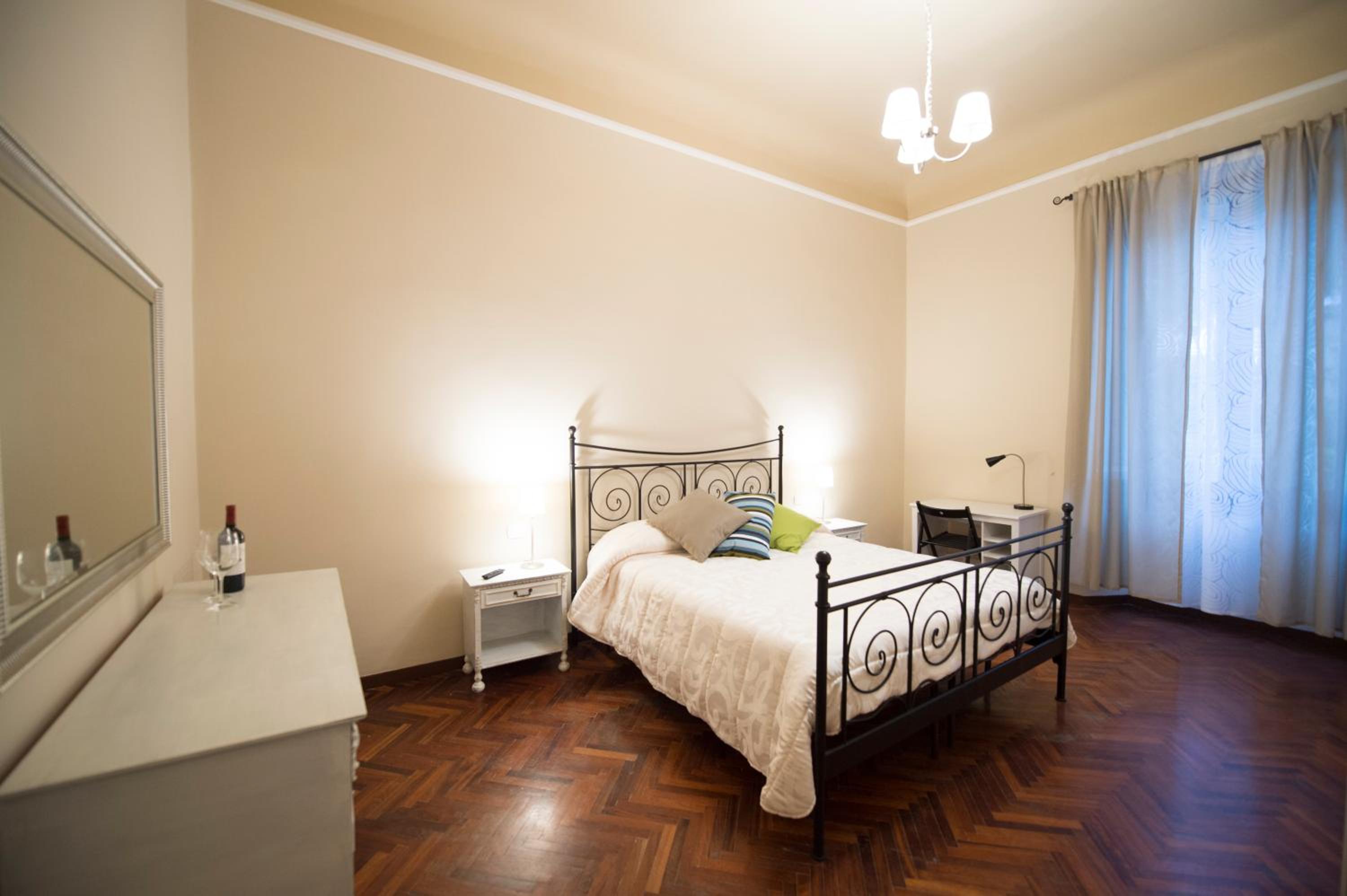 Basic Triple Room With Shared Bathroom