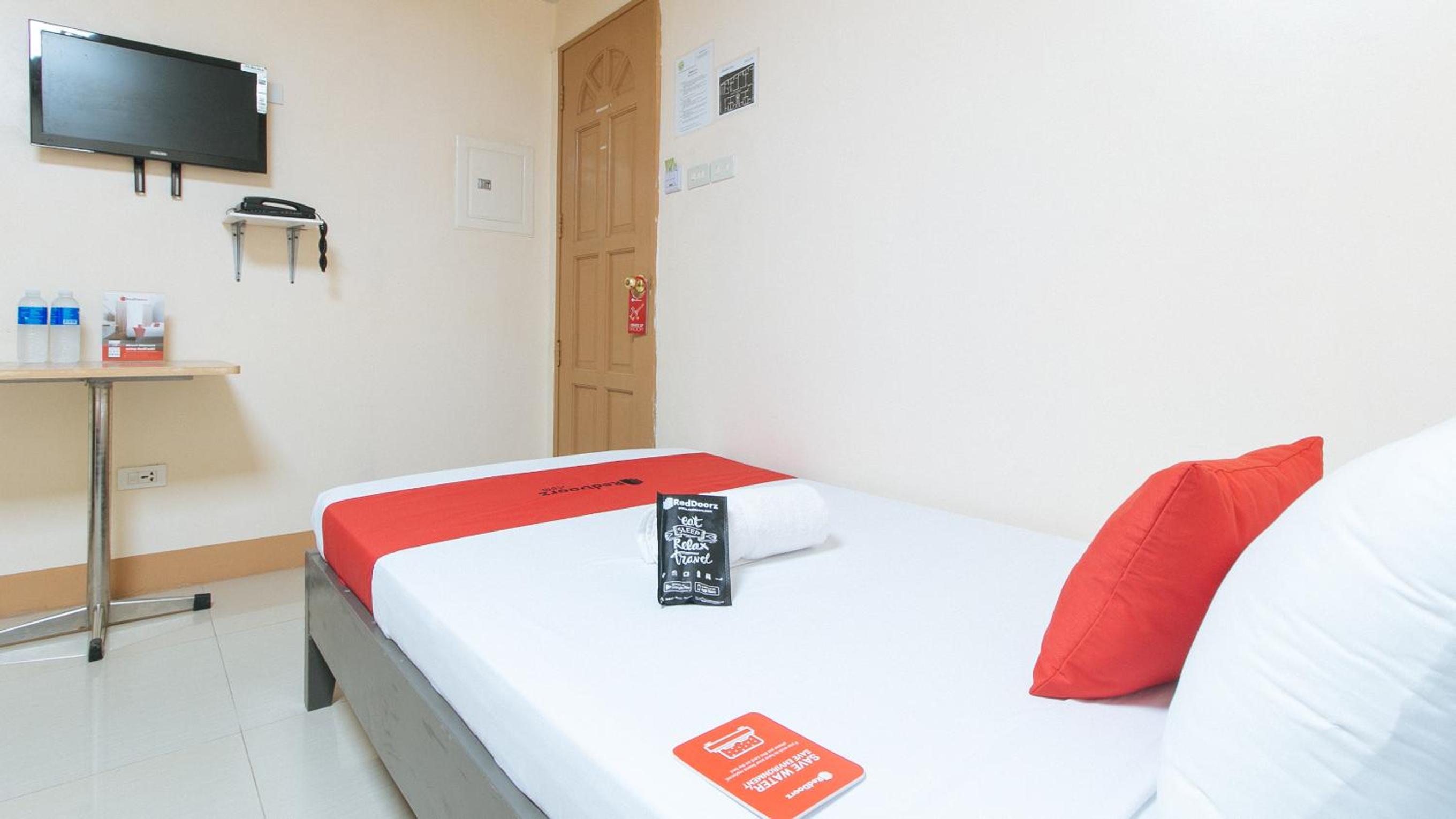 Twin Room - Photo 5
