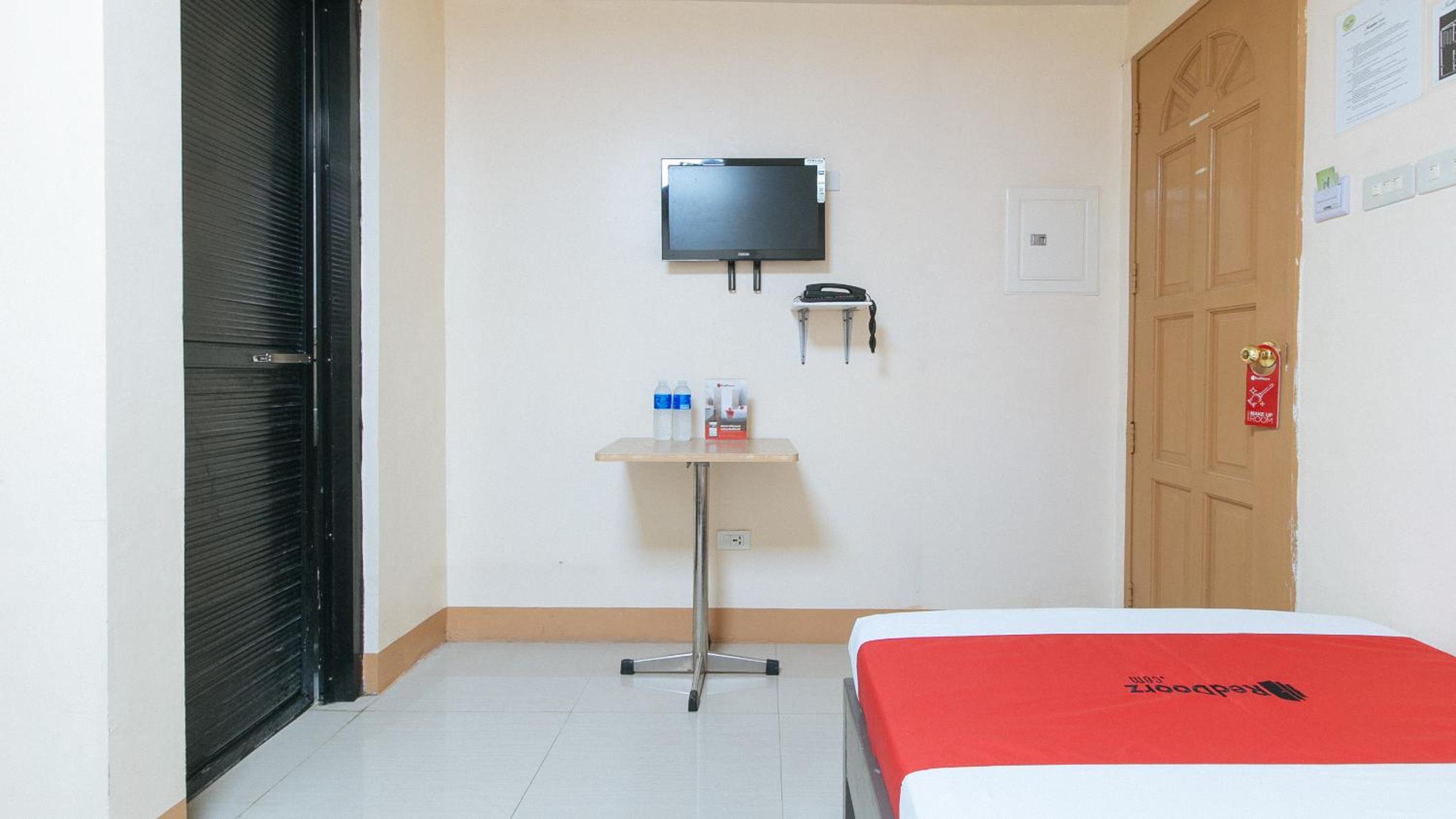 Twin Room - Photo 6