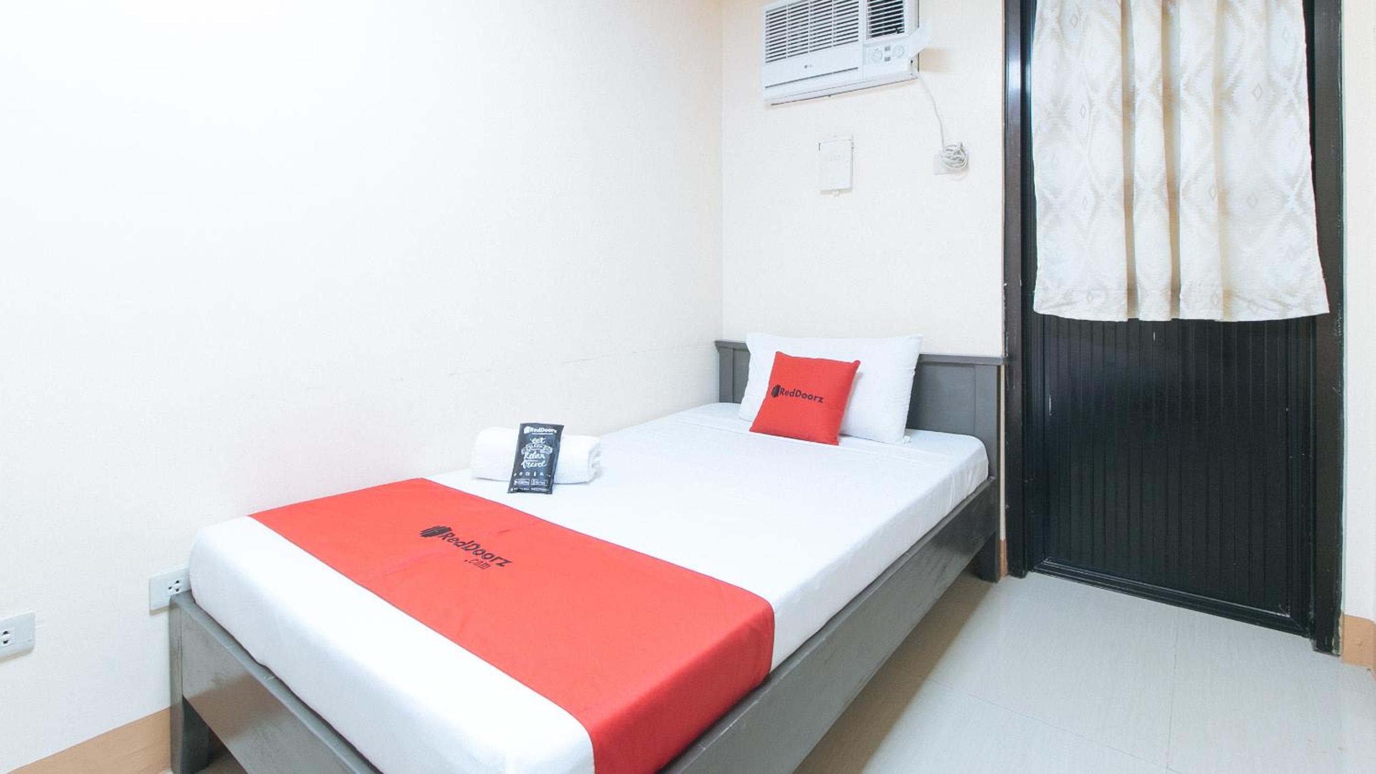 Twin Room - Photo 2