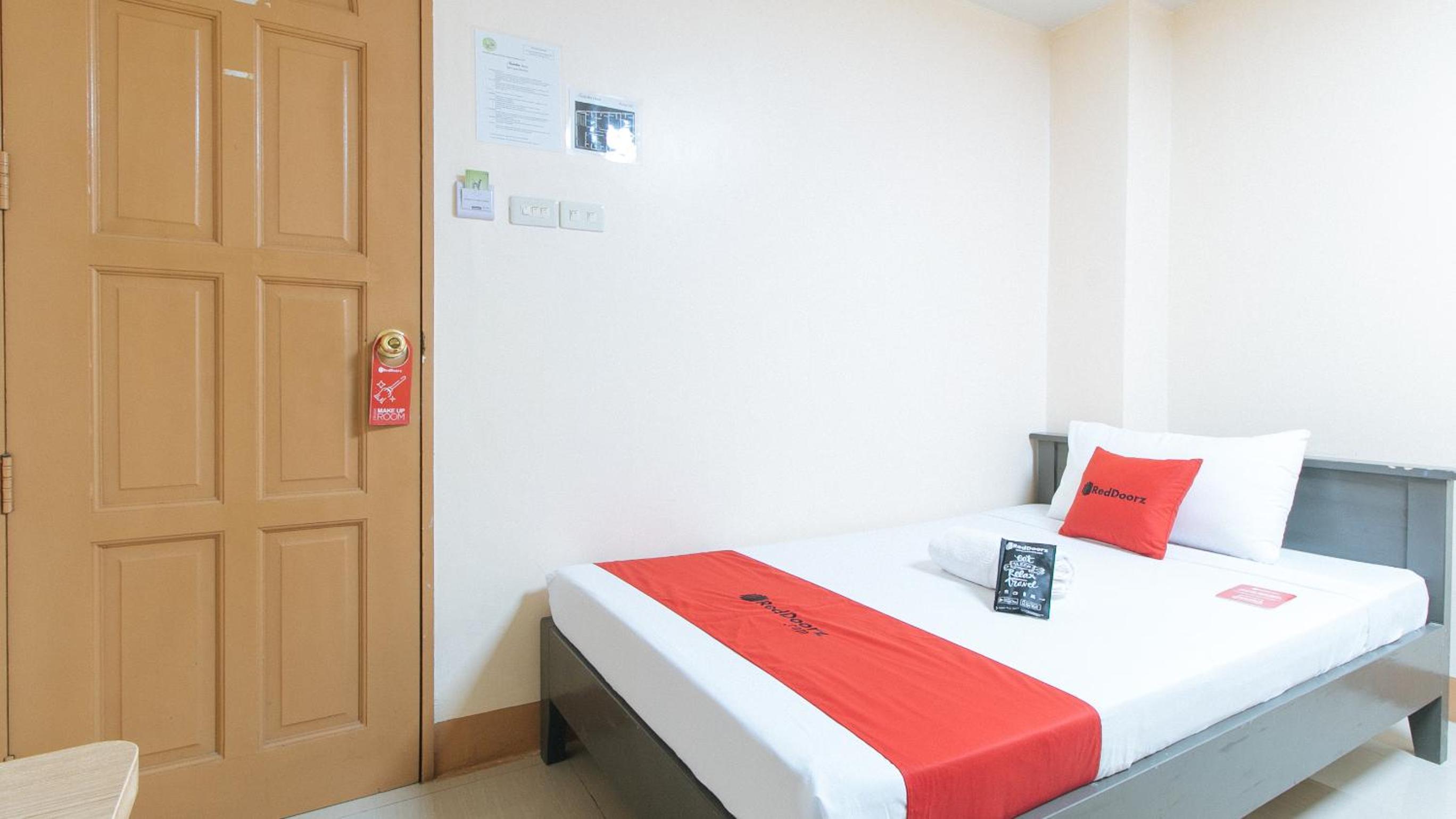 Twin Room - Photo 3