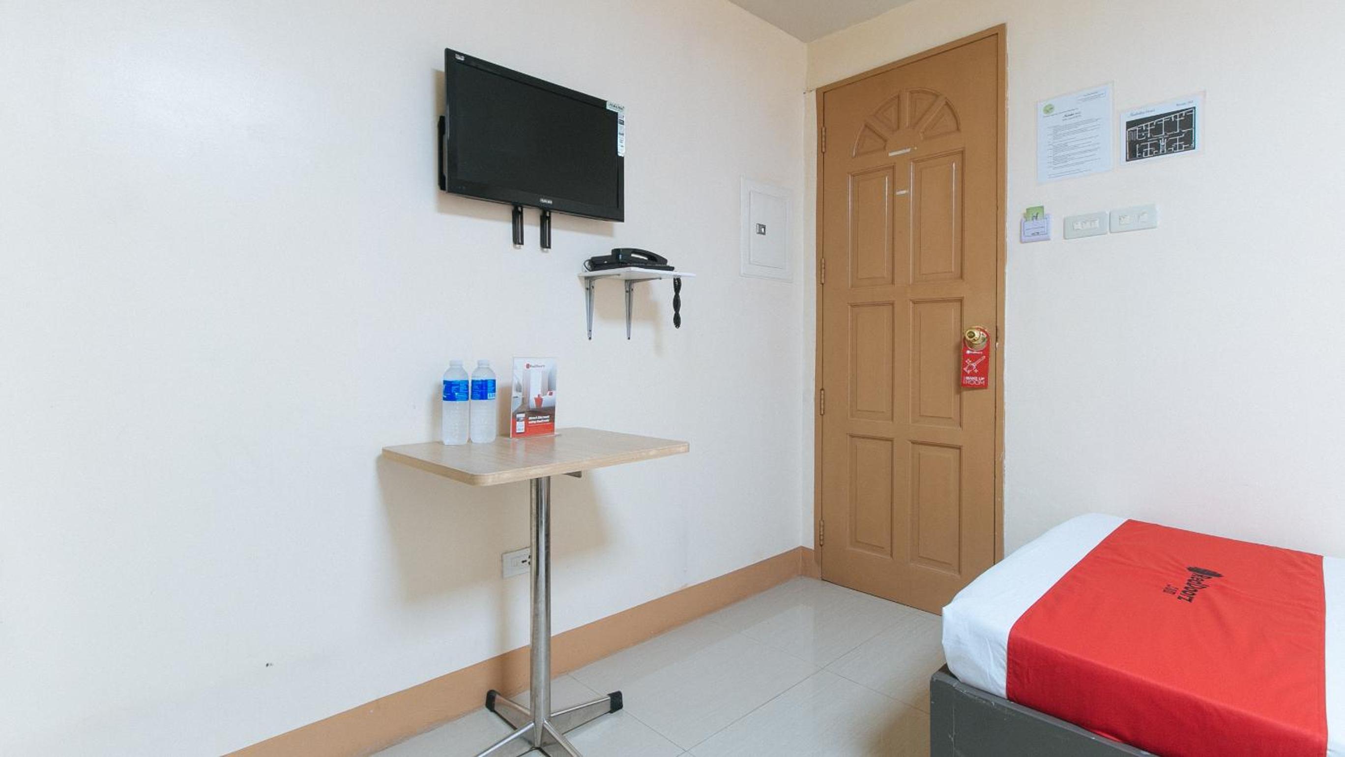 Twin Room - Photo 7