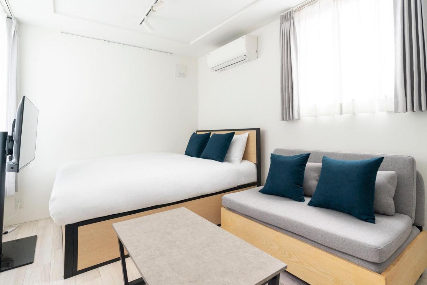 One-Bedroom Apartment photo 2