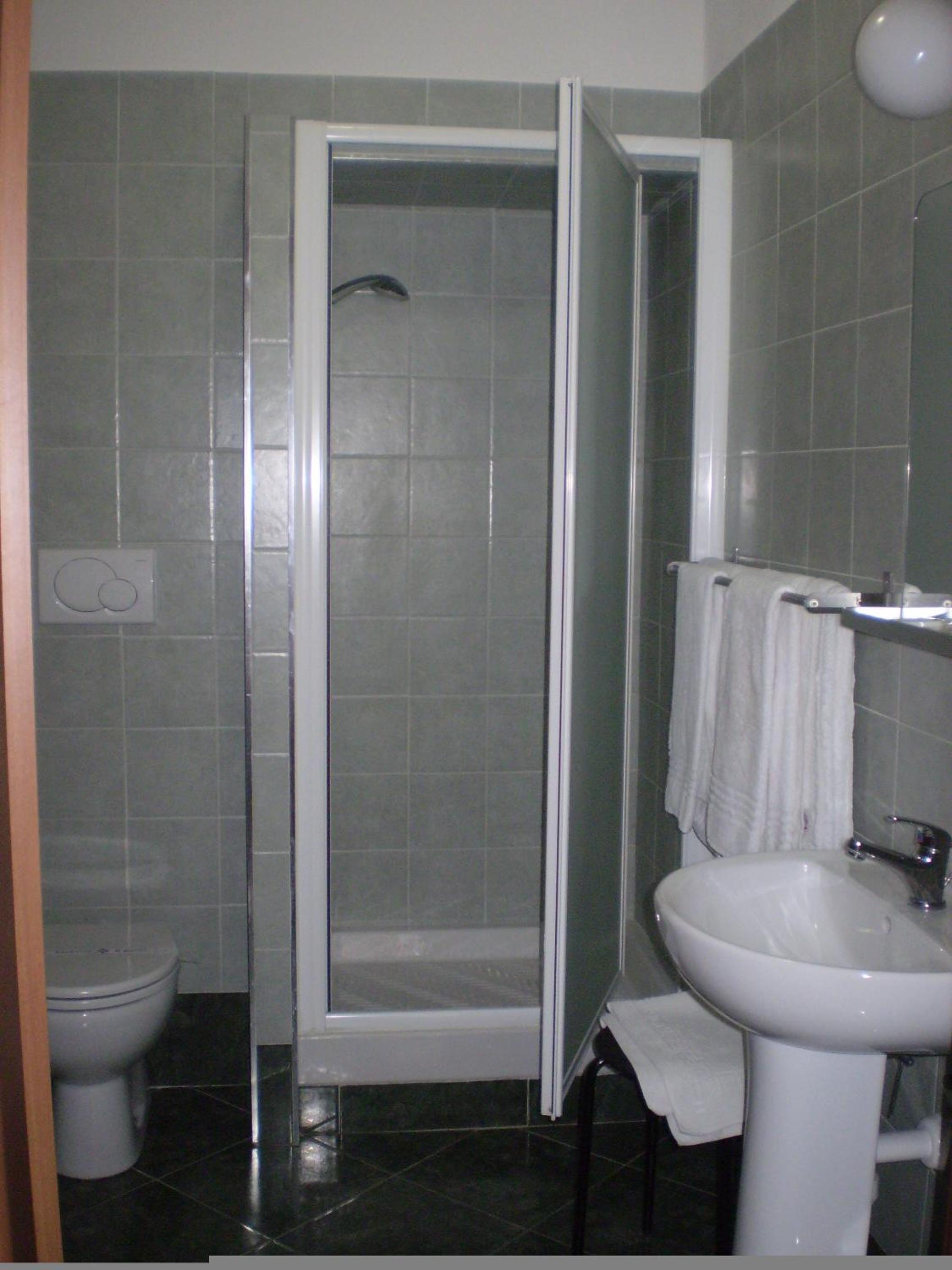 Double Room - Photo 9