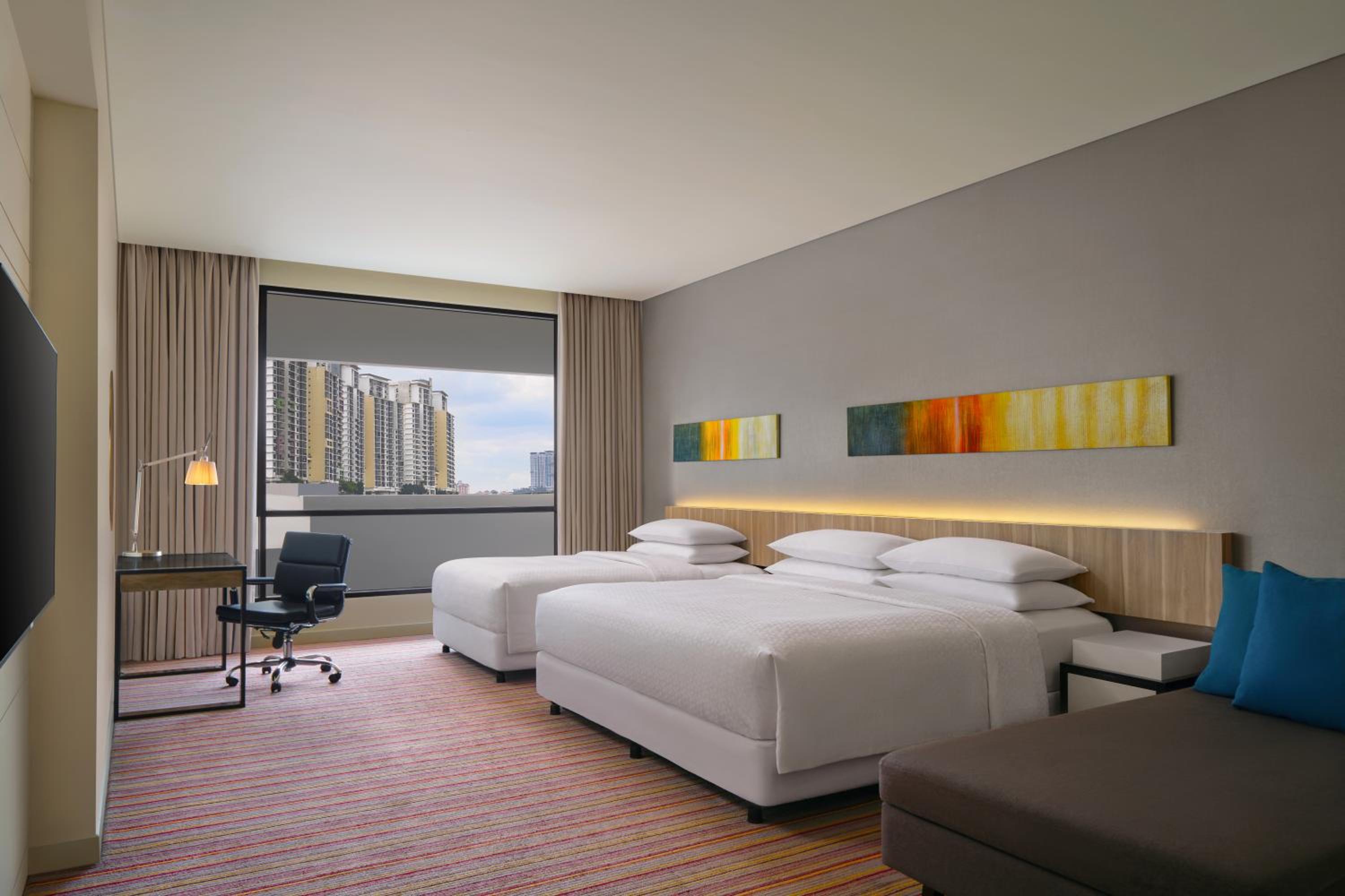 Larger Guest room, 1 King Bed and 1 Twin Bed, Sofa Bed