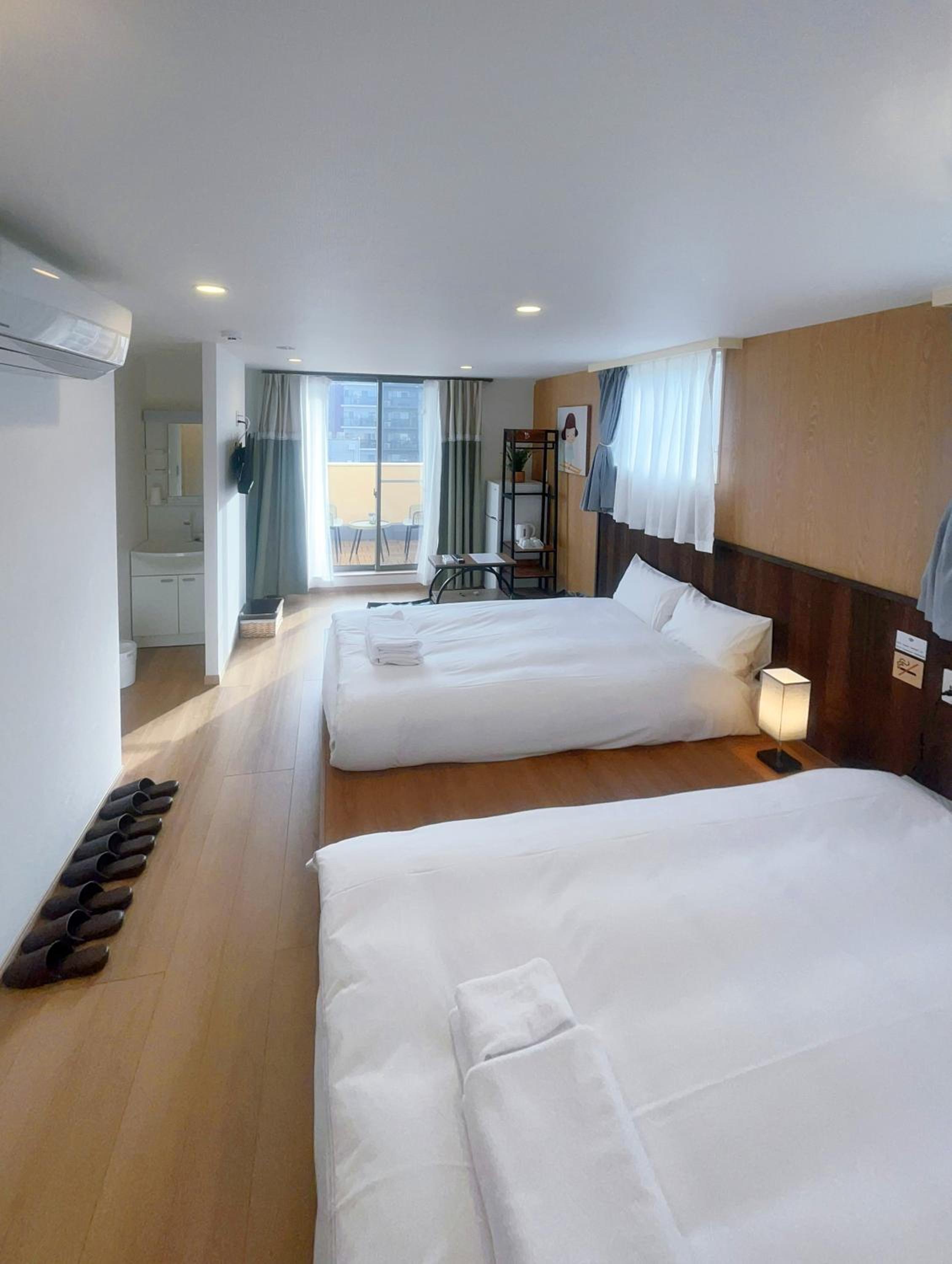 Deluxe Family Room photo 3