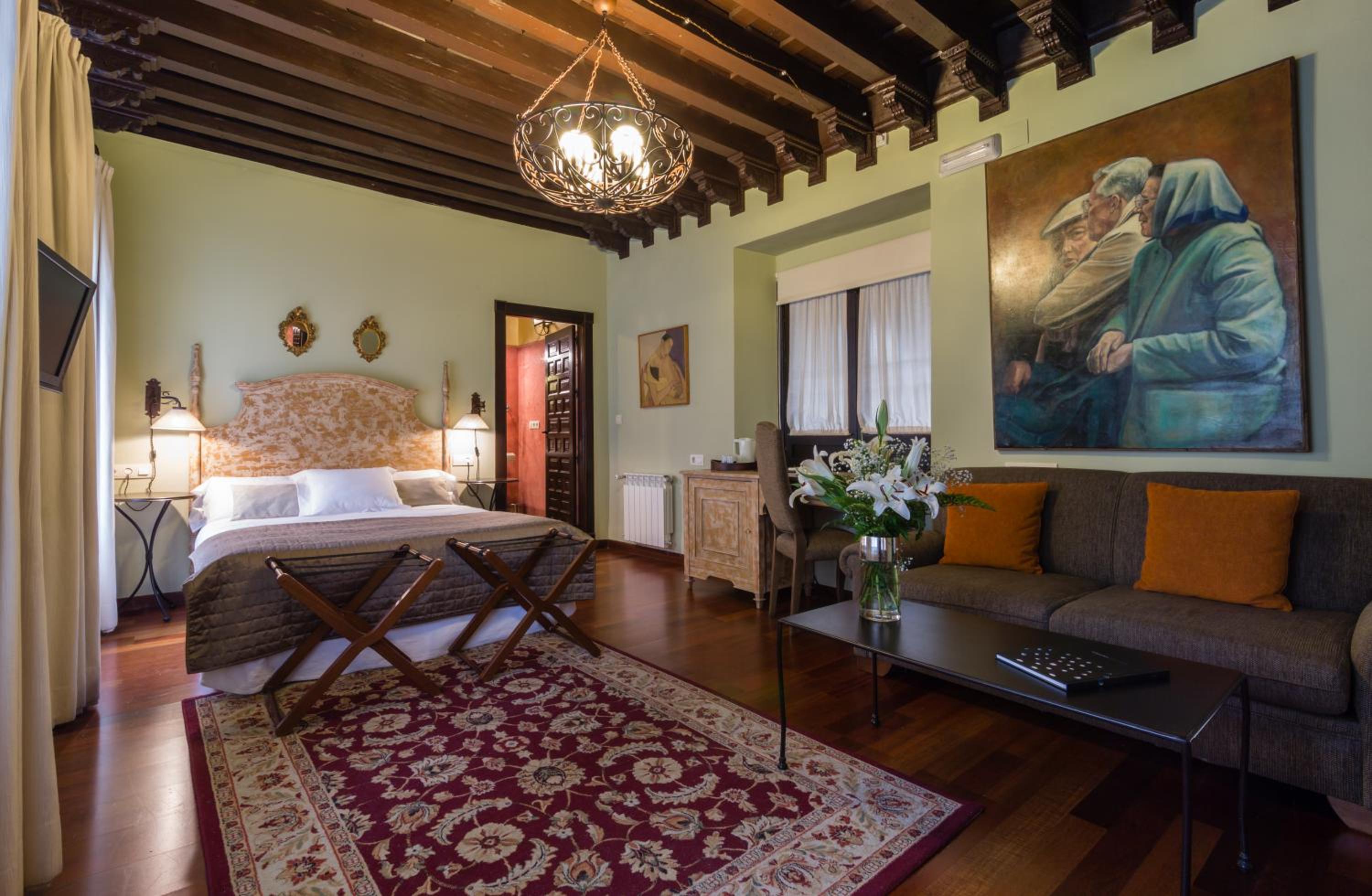 Deluxe Family Room - Photo 5