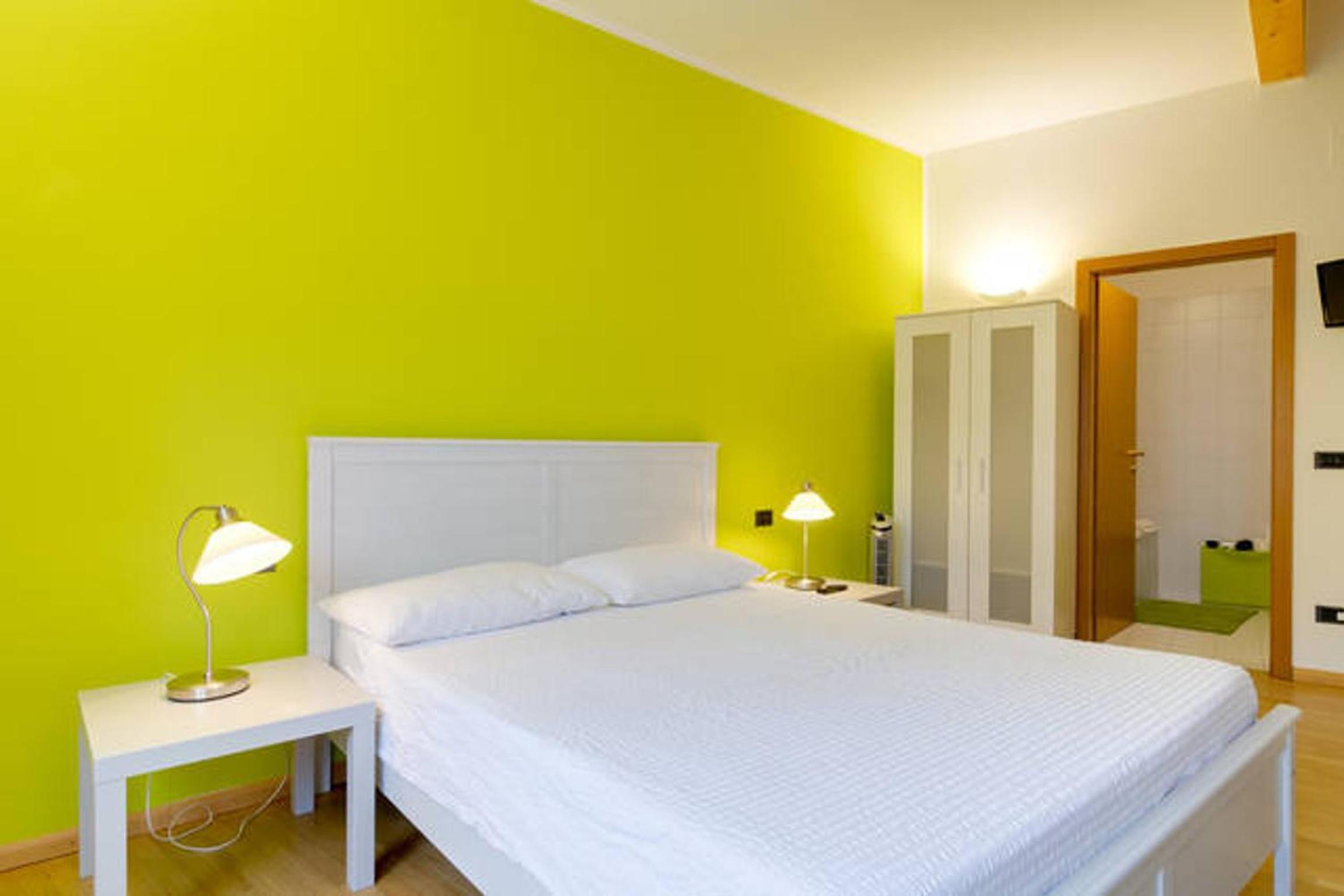 Twin Room with Private Bathroom photo 1