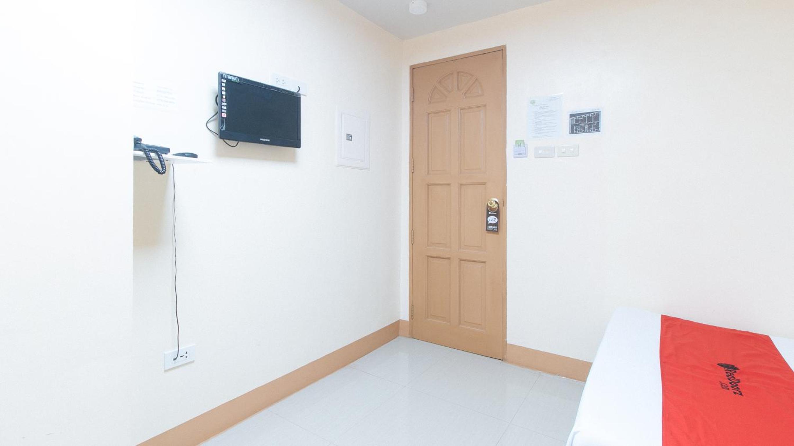 Standard Double Room - Photo 5