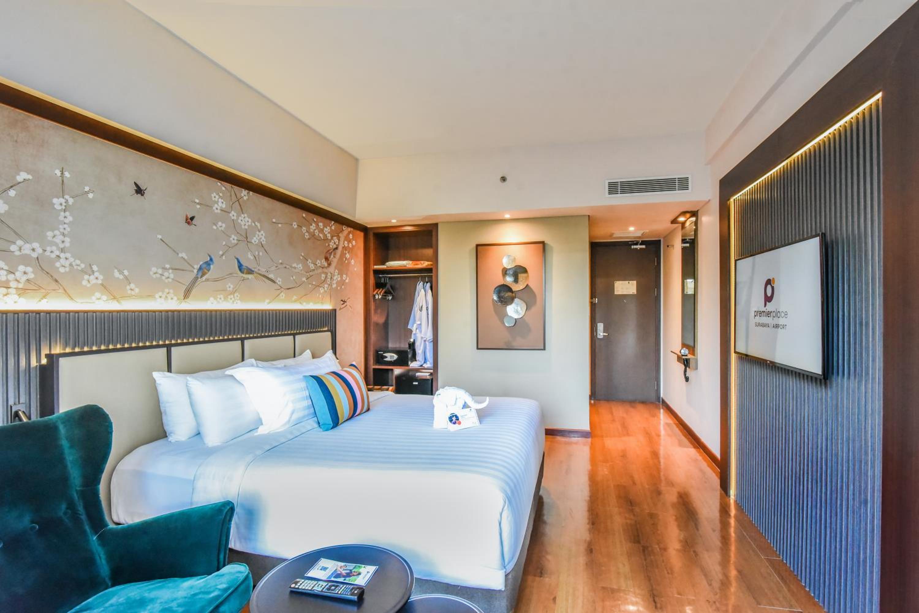 Queen Suite photo 2