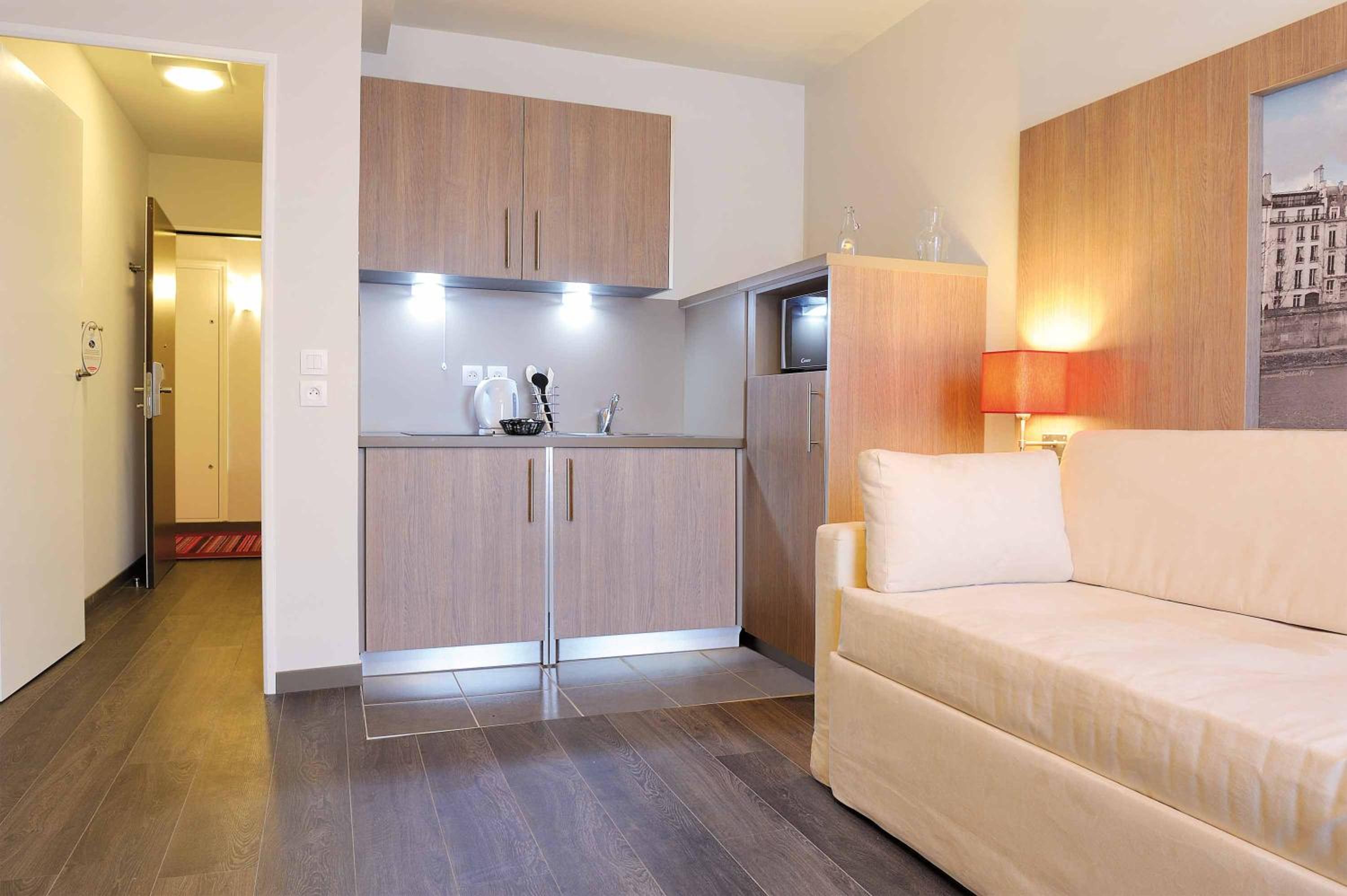 One-Bedroom Apartment (4 Adults) - Photo 2