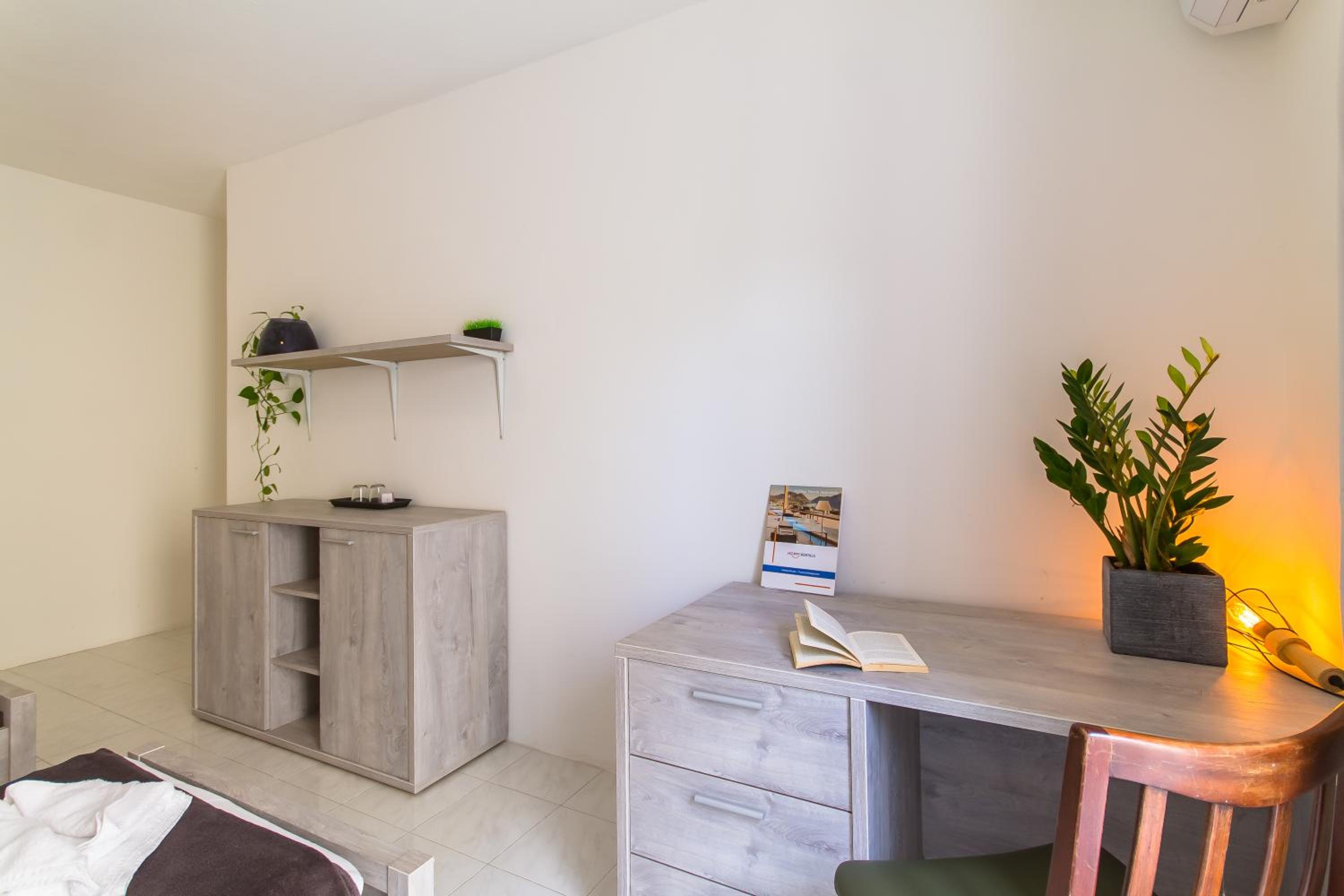 Twin room with private bathroom & terrace photo 3