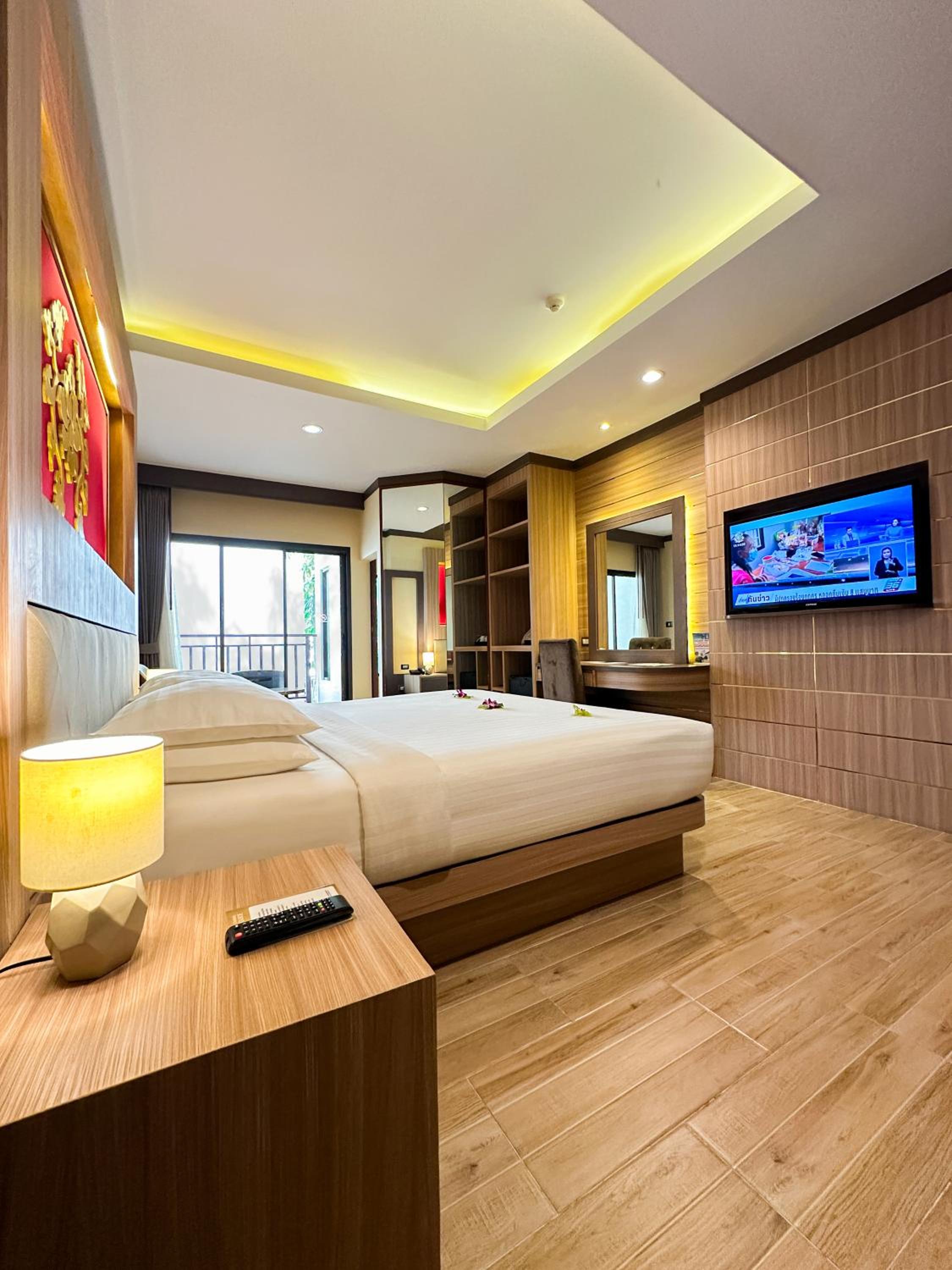 Deluxe Balcony King Room