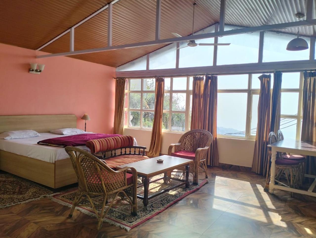 Studio with Mountain View