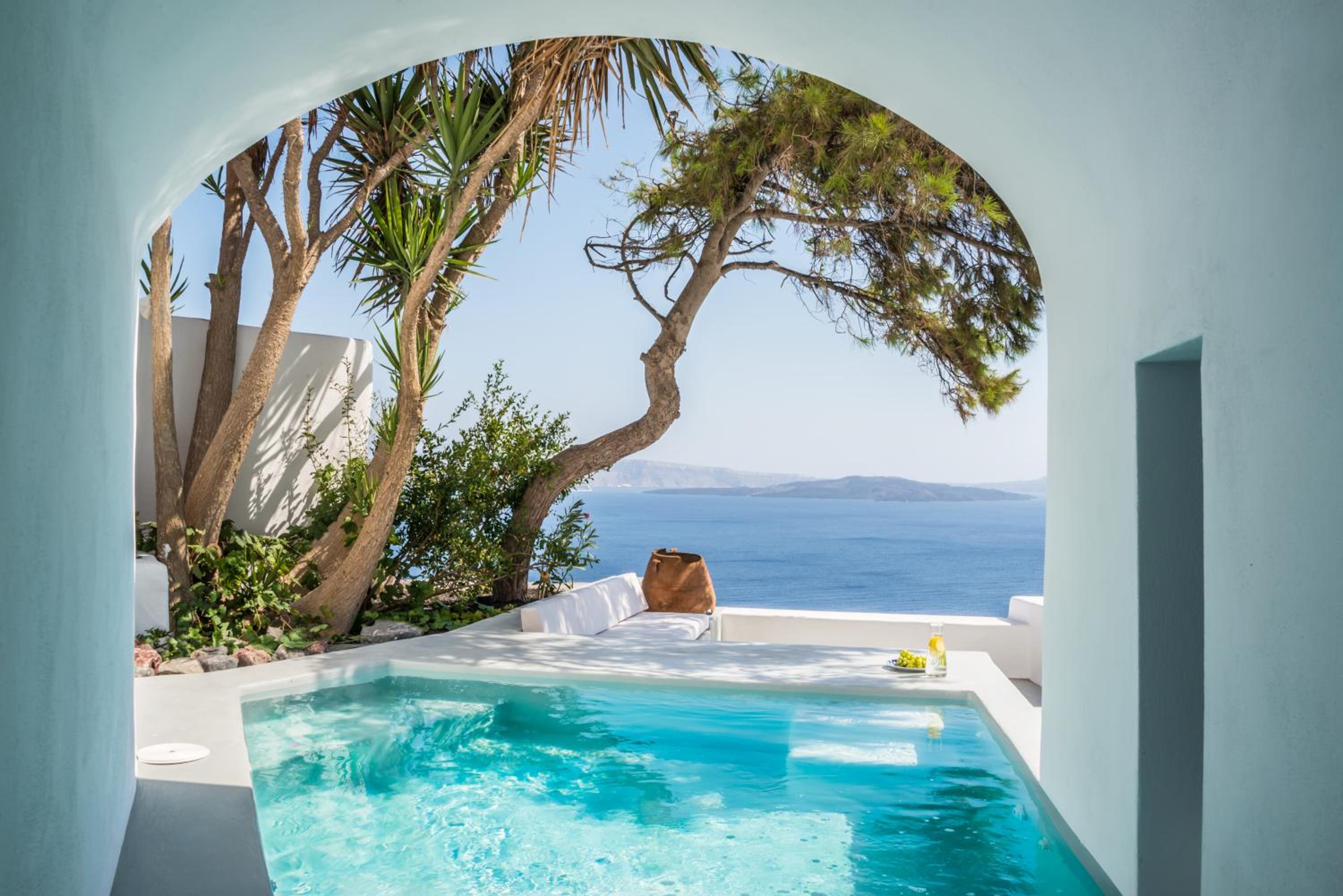 Villa with Private Pool and Caldera View