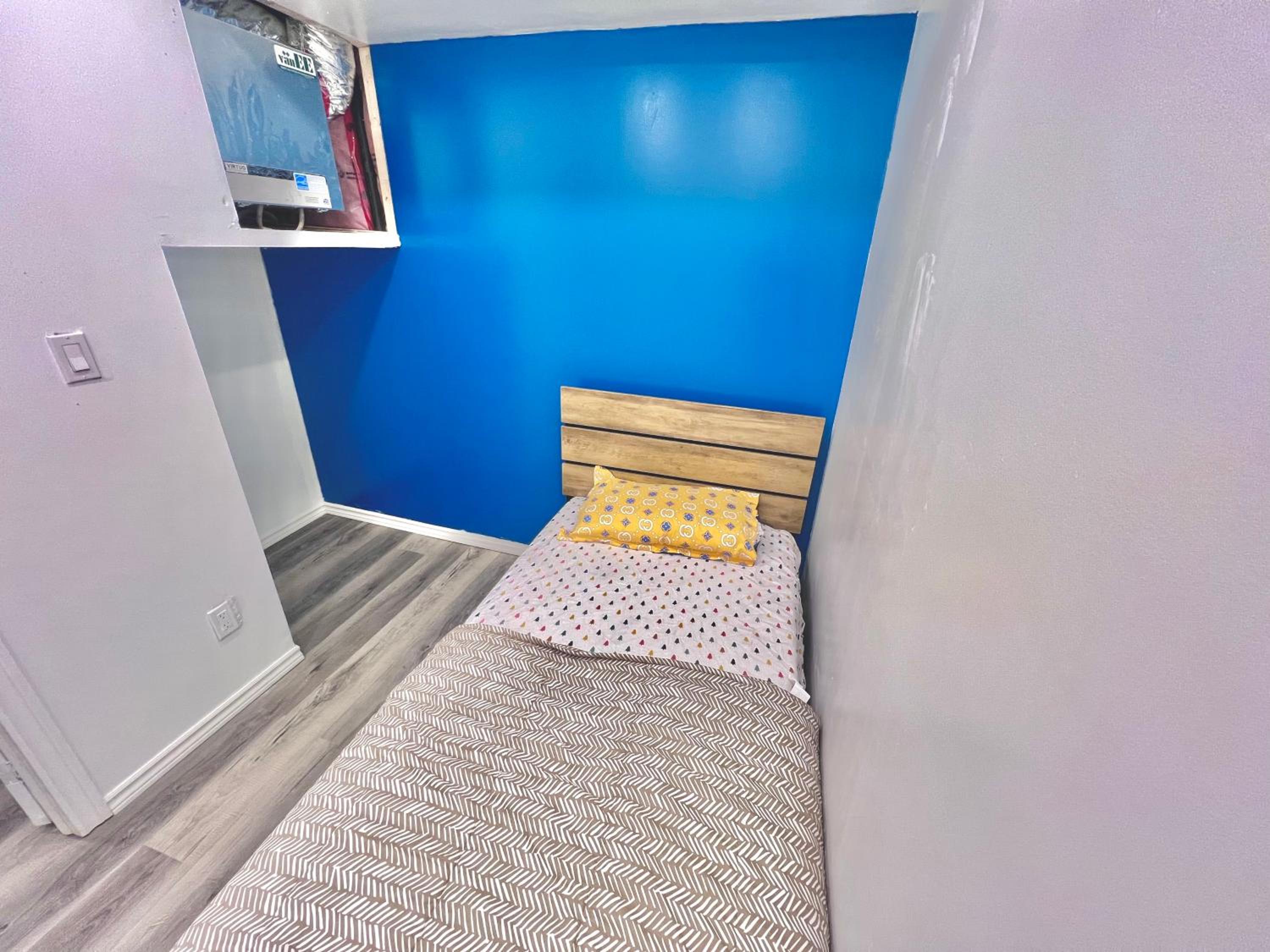 Double Room with Shared Bathroom photo 3