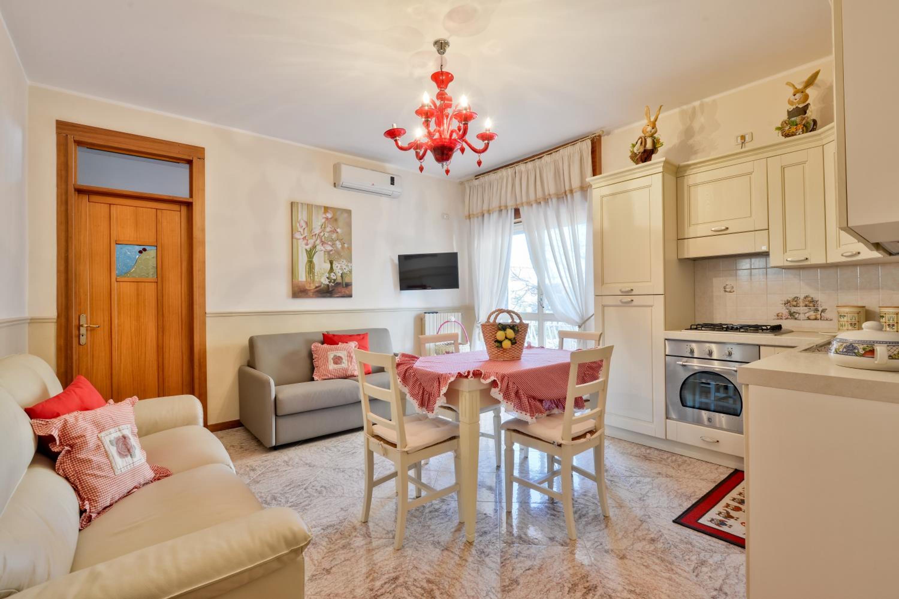 One-Bedroom Apartment With Balcony photo 2