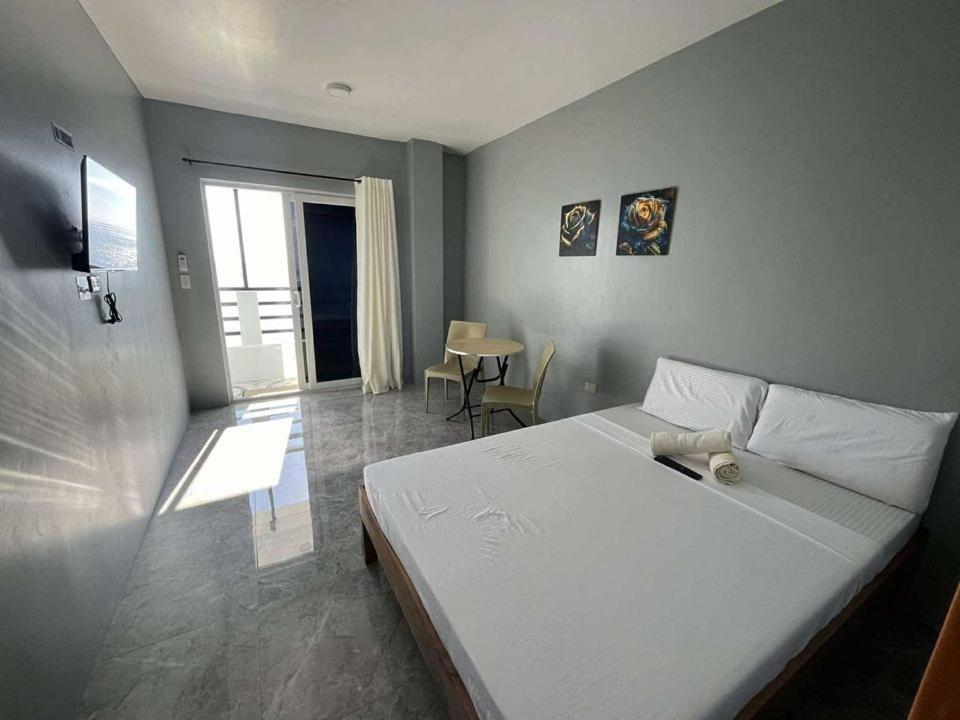 Deluxe Double Room with Balcony and Sea View - Photo 3
