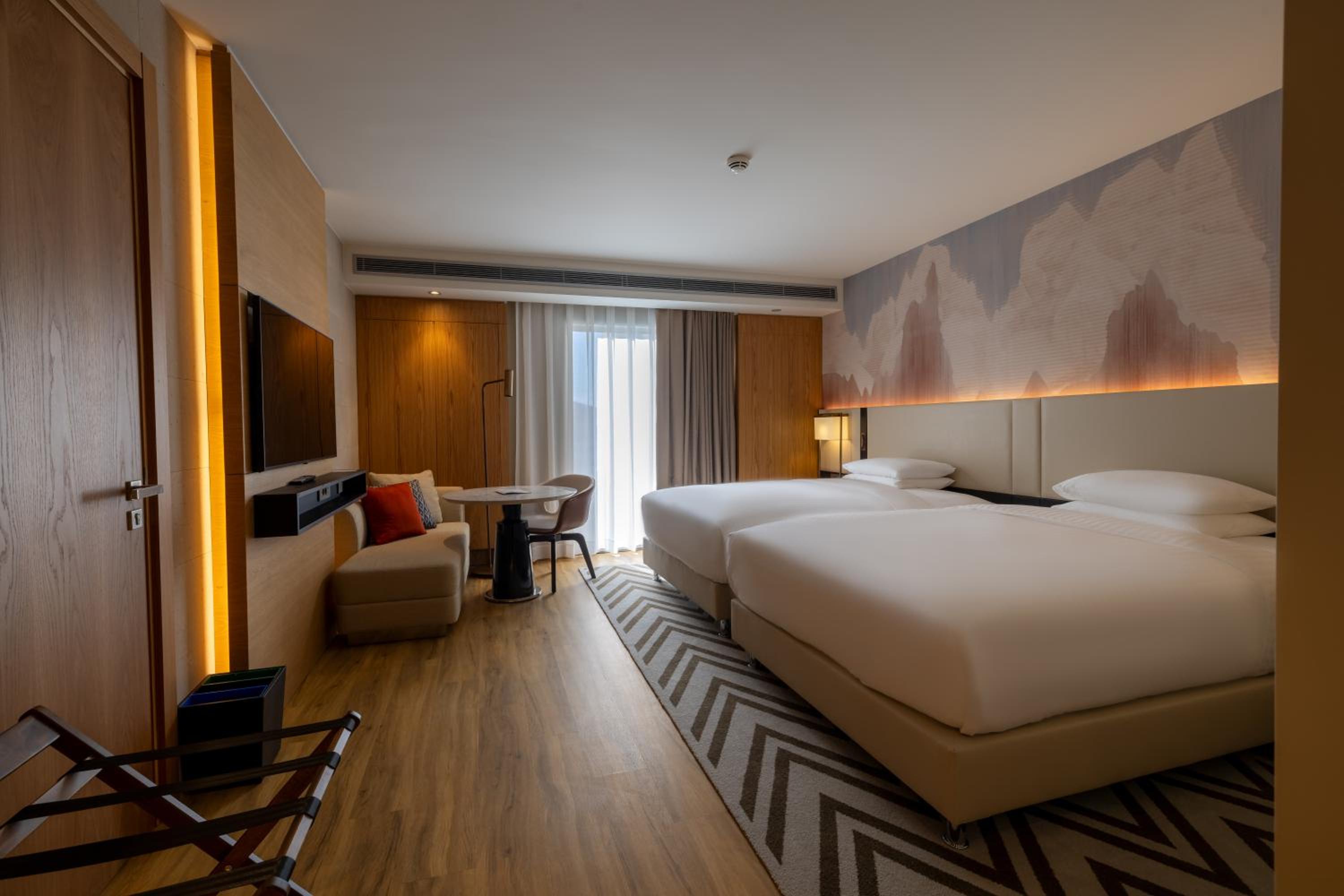 Superior Twin Room with City View photo 2