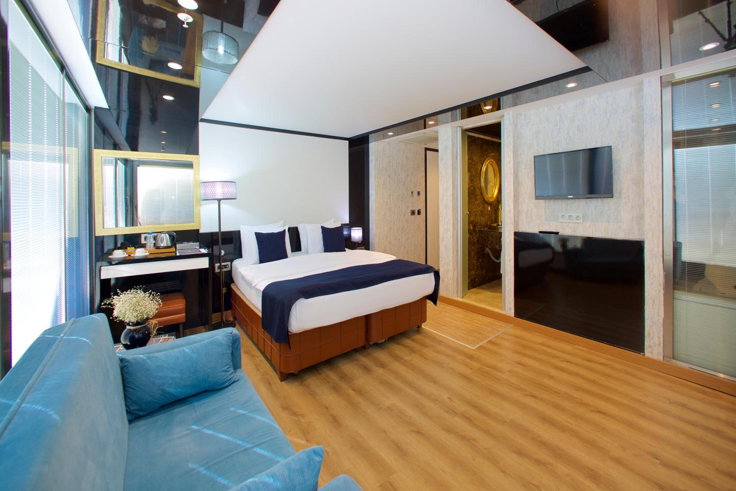 Superior Triple Room photo 3