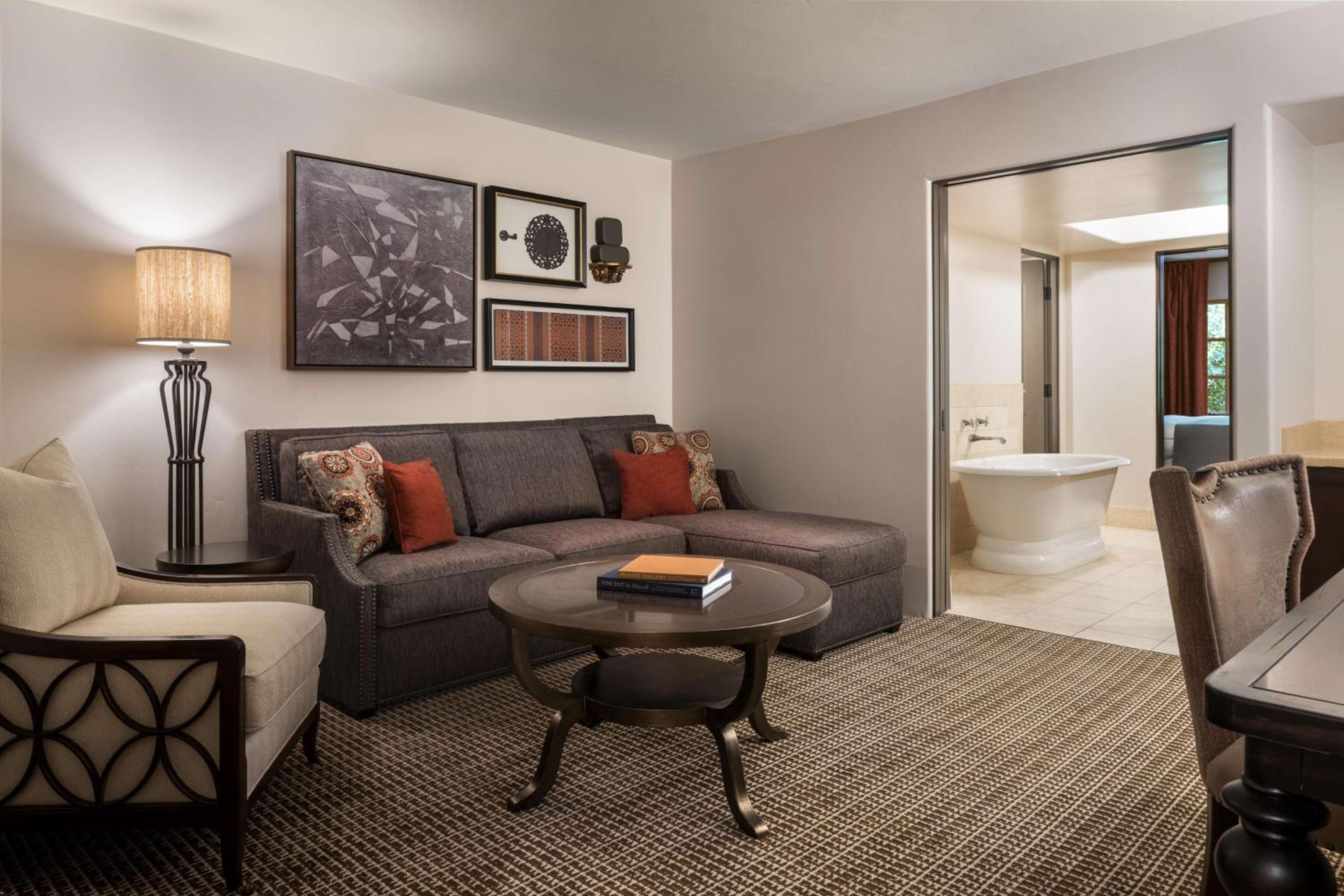 Junior King Suite - Photo 5
