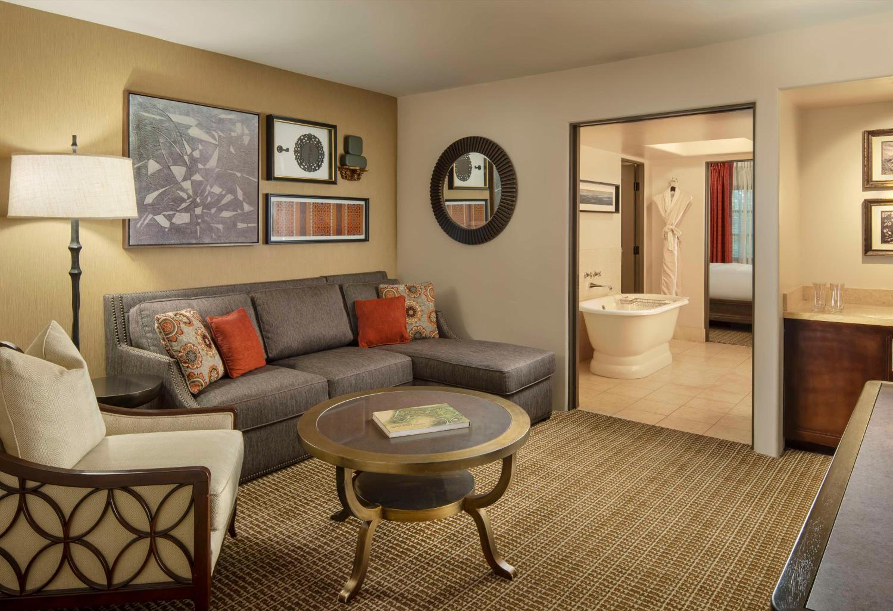 Junior King Suite - Photo 3