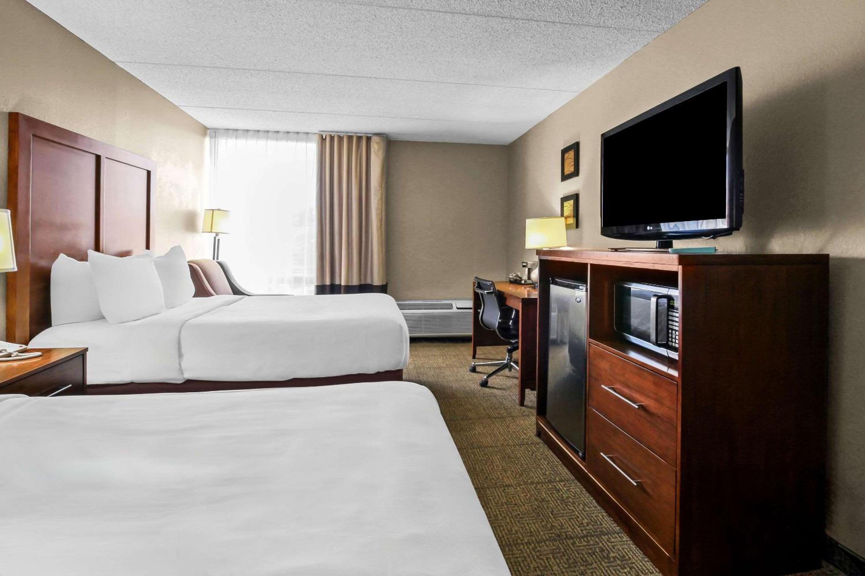 Double Room with Two Double Beds - Non-Smoking photo 2