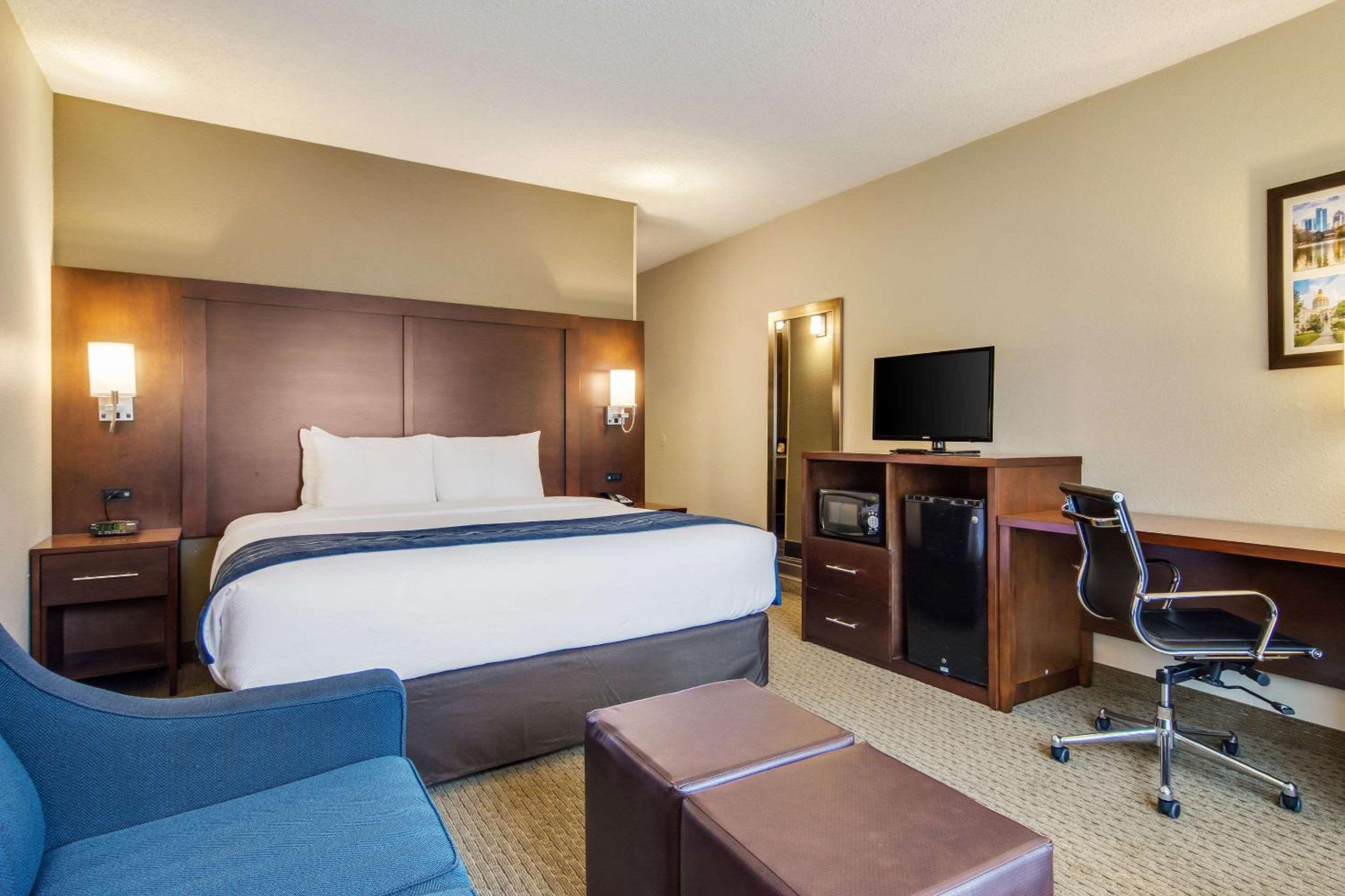 King Room - Non-Smoking - Photo 1