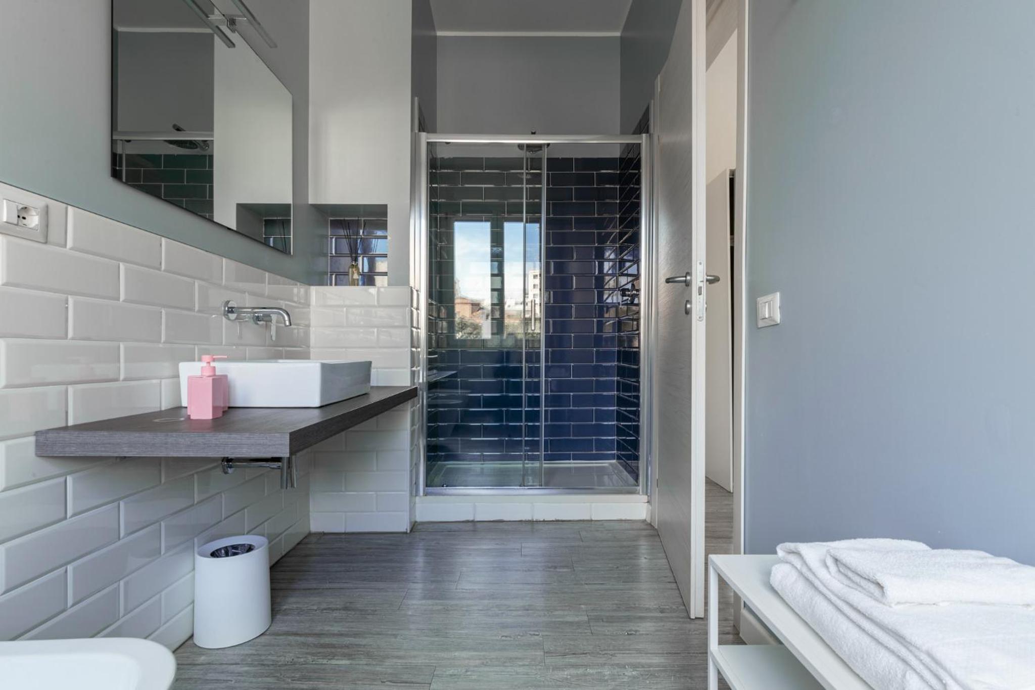 Deluxe Double Room with Balcony photo 2