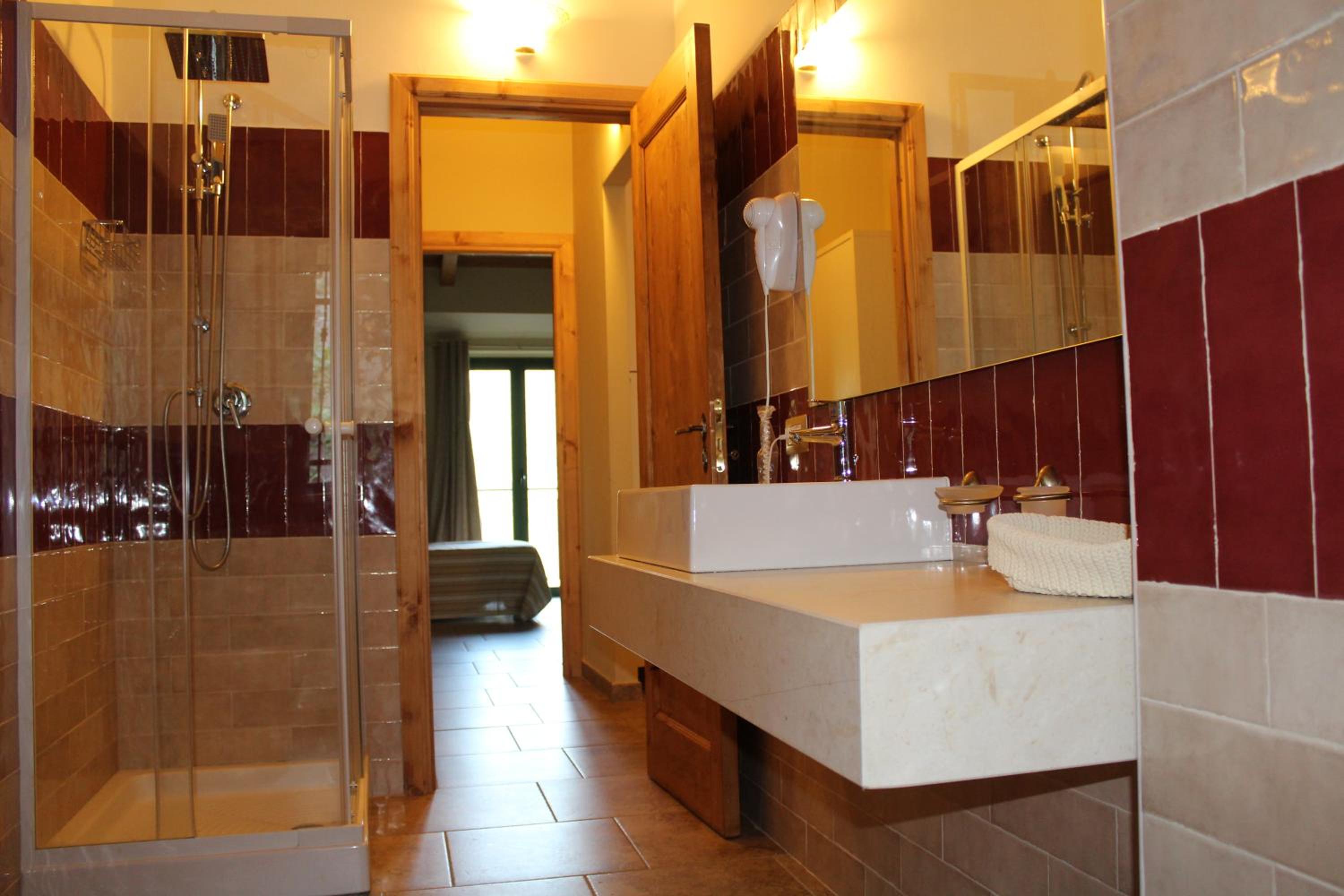 Standard Double Room - Photo 3