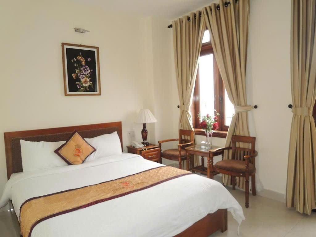 Standard Queen Room