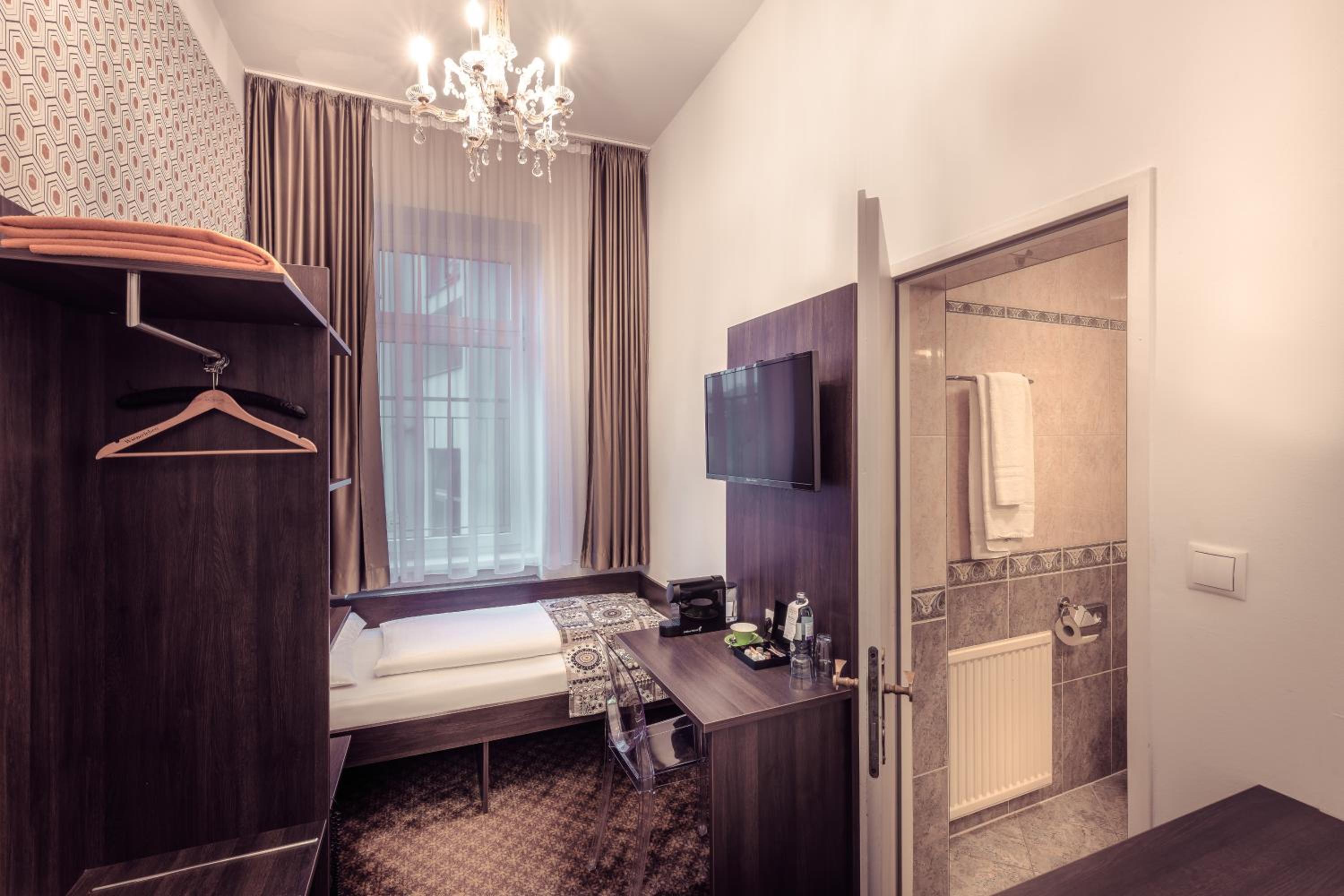 Economy Single Room