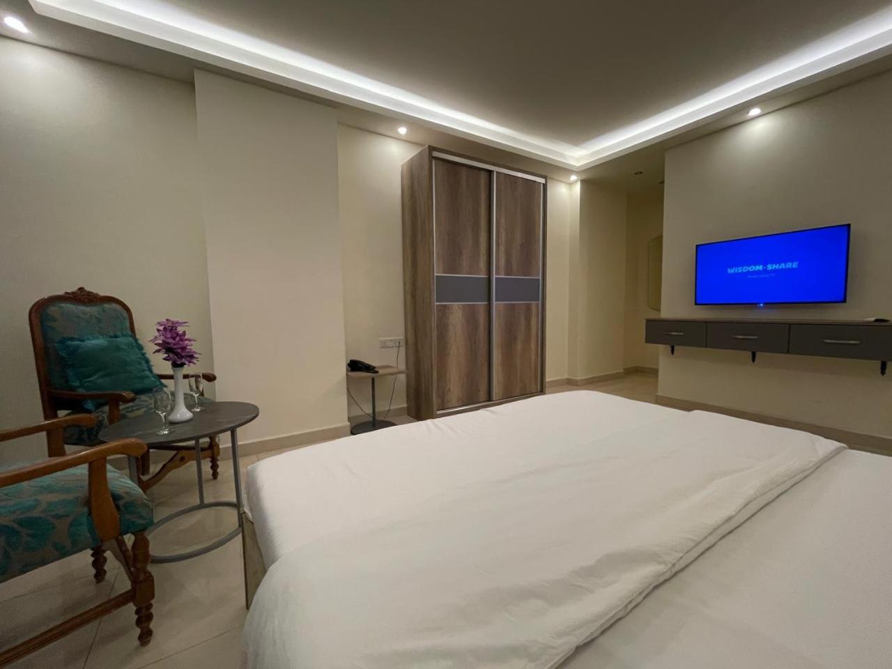 Family Suite - Photo 10