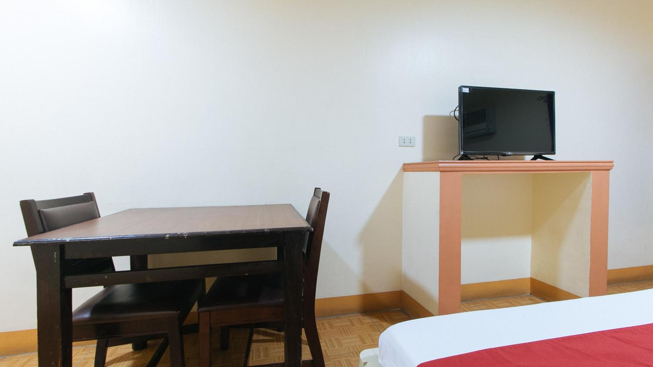 Deluxe Room - Photo 6