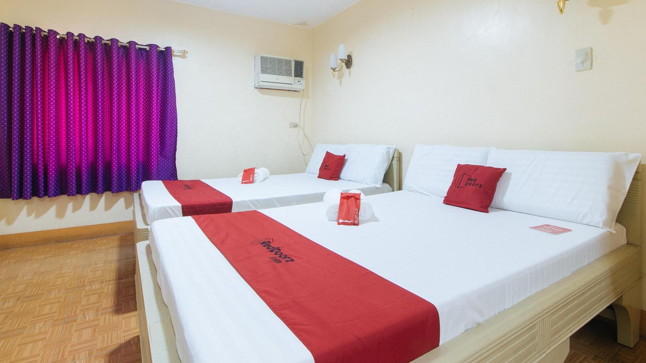 Deluxe Room - Photo 3