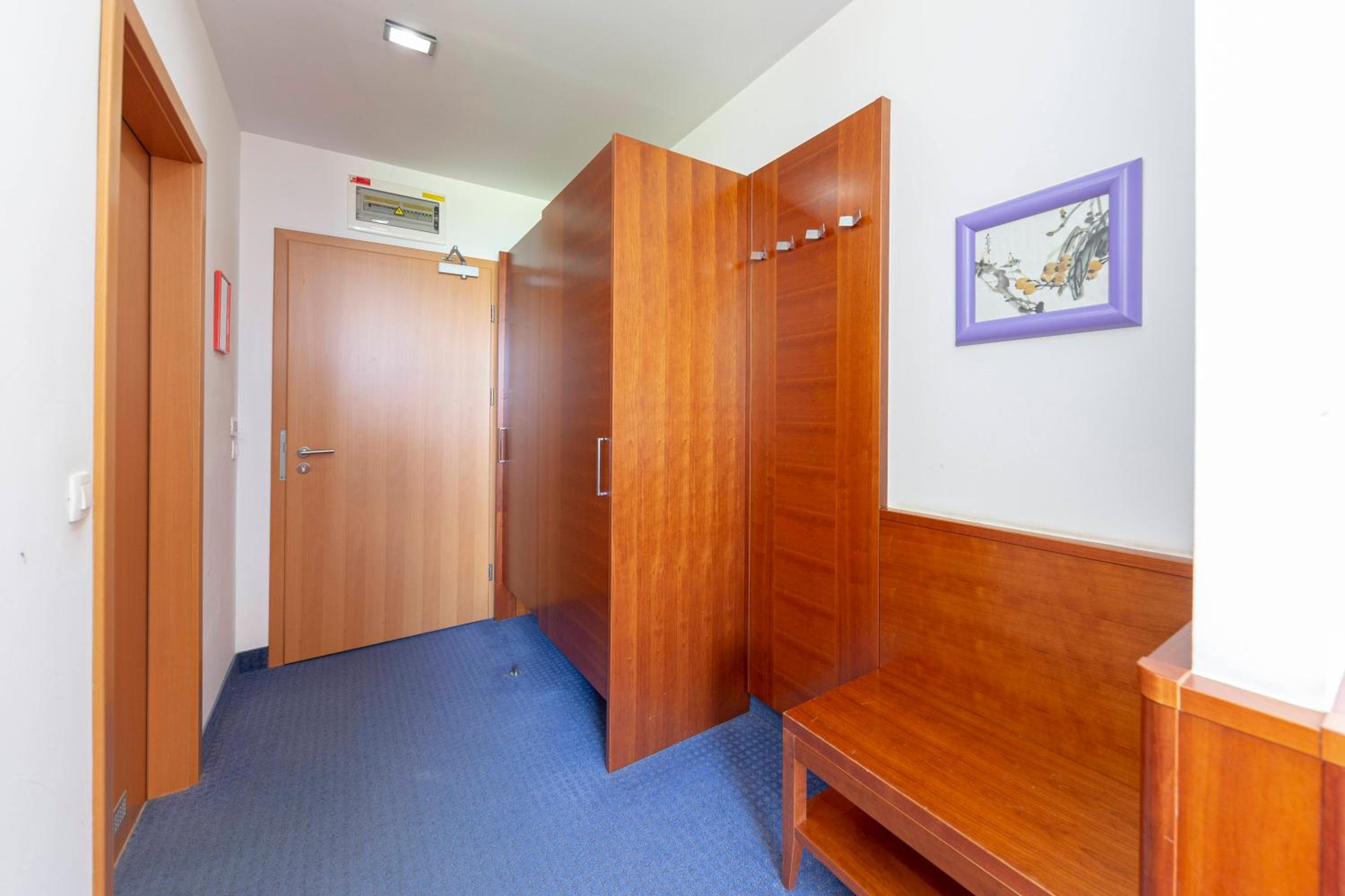 Double Room - Photo 8