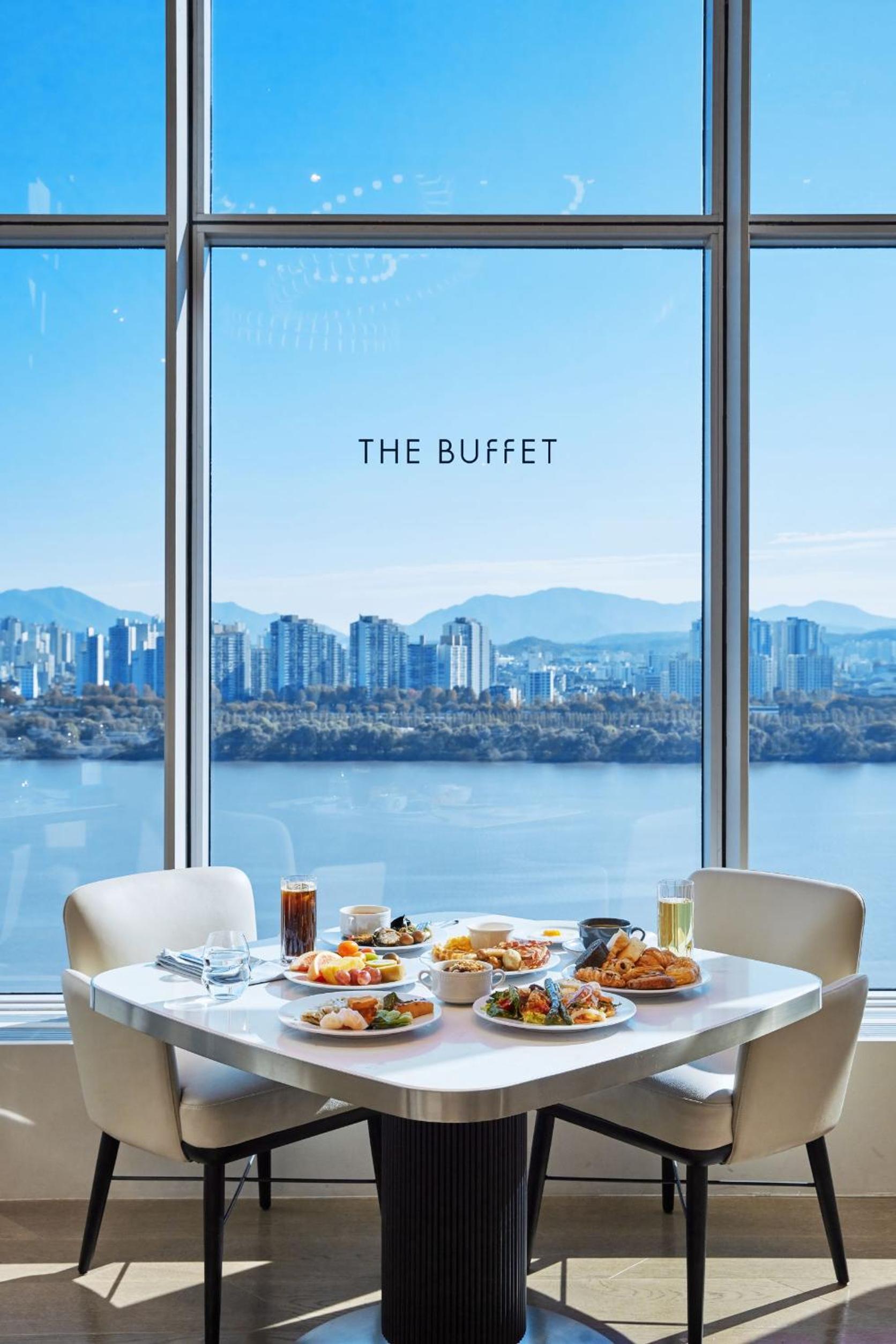 Standard Twin Room (no view) with Breakfast for 2