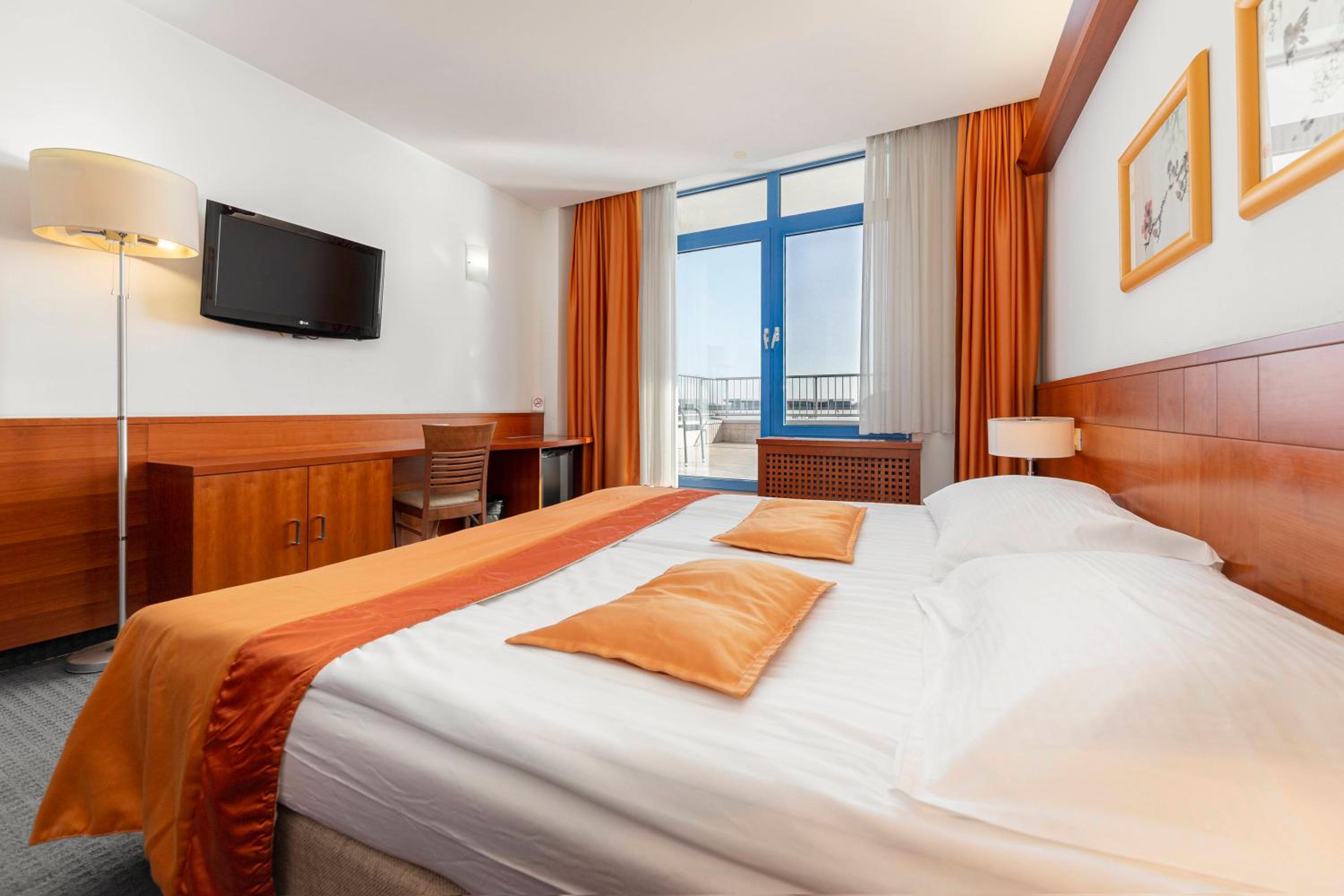 Double Room with Terrace - Photo 4