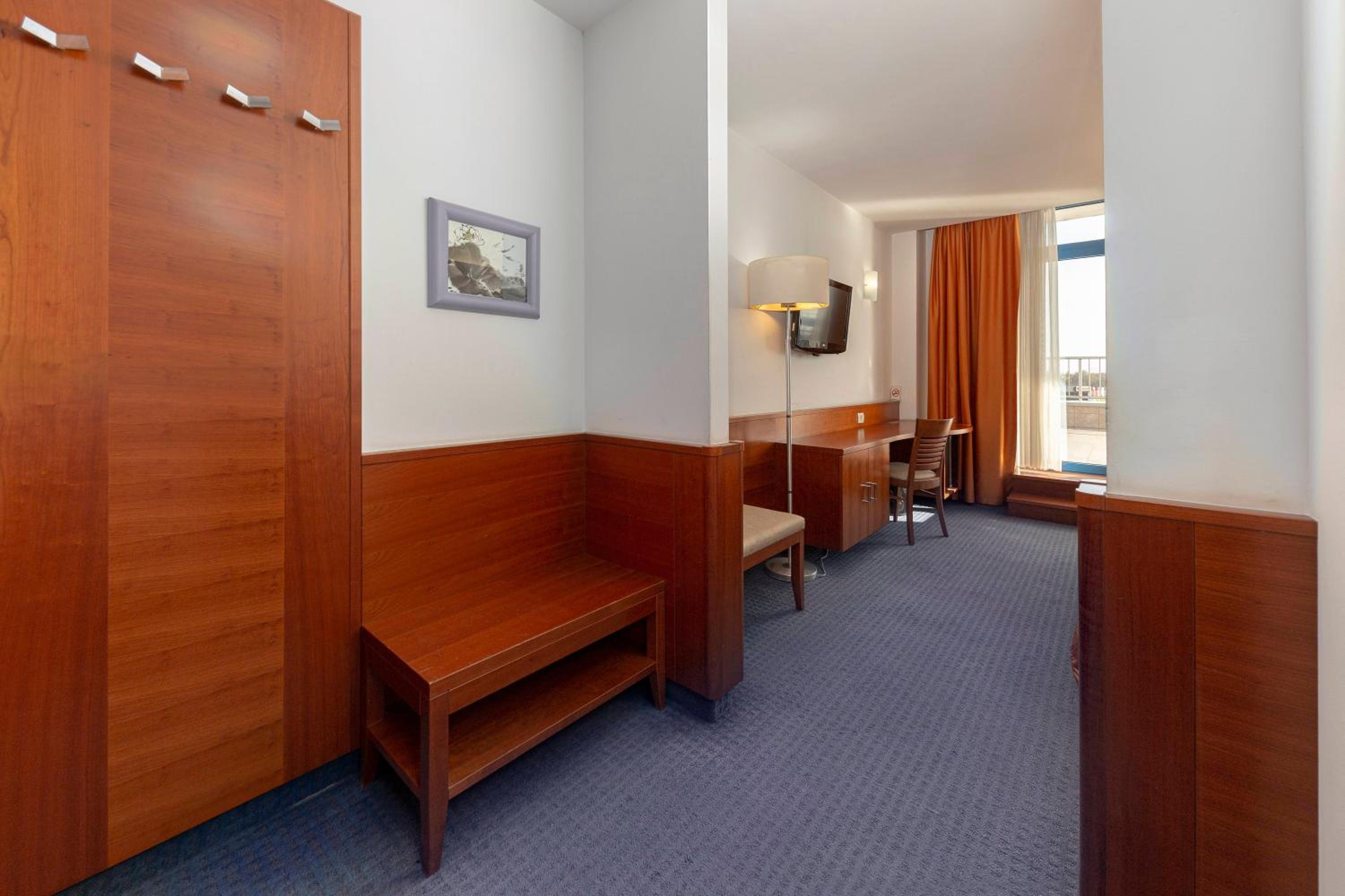 Double Room with Terrace - Photo 6