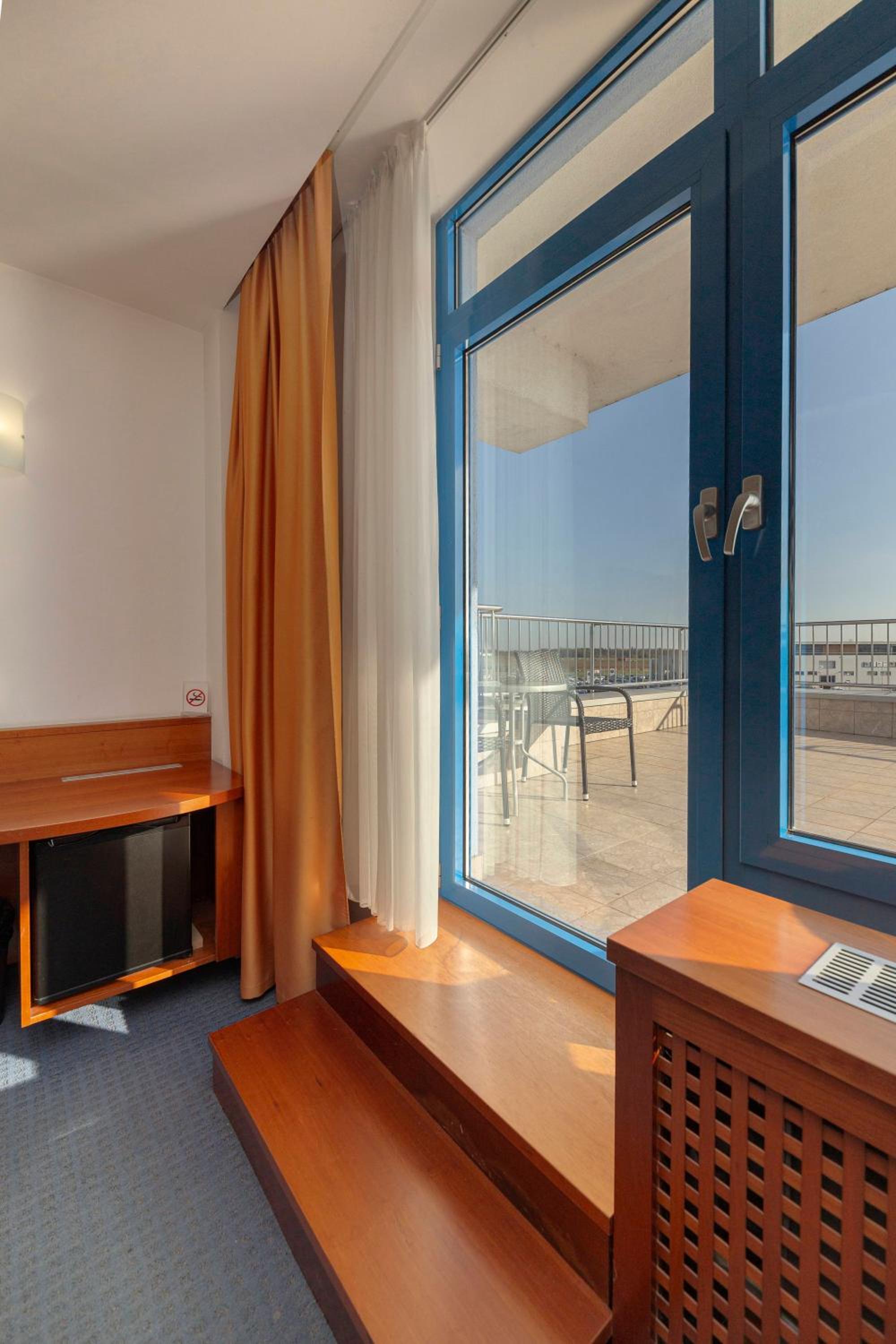 Double Room with Terrace - Photo 13