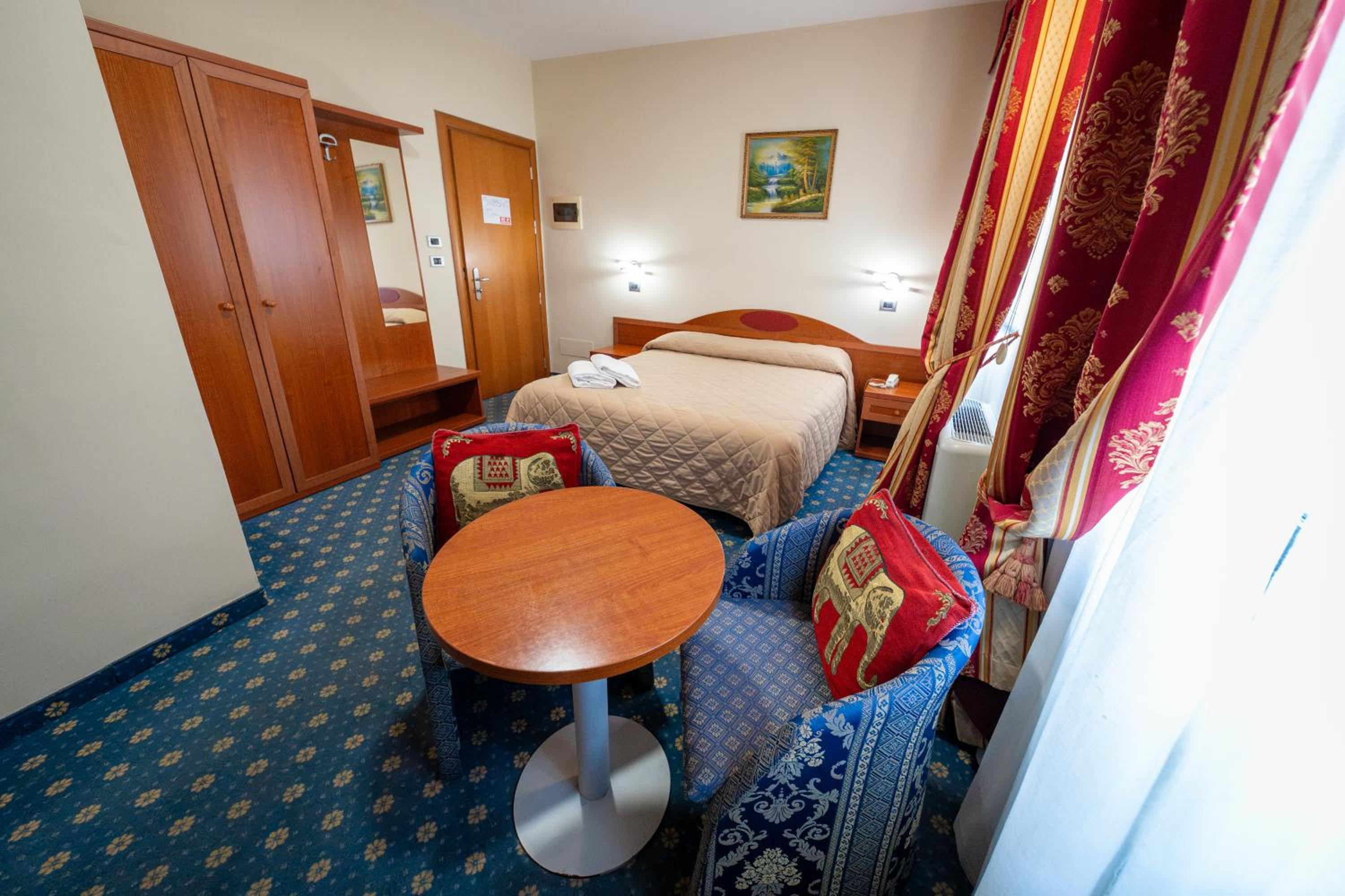 Double Room - Photo 1