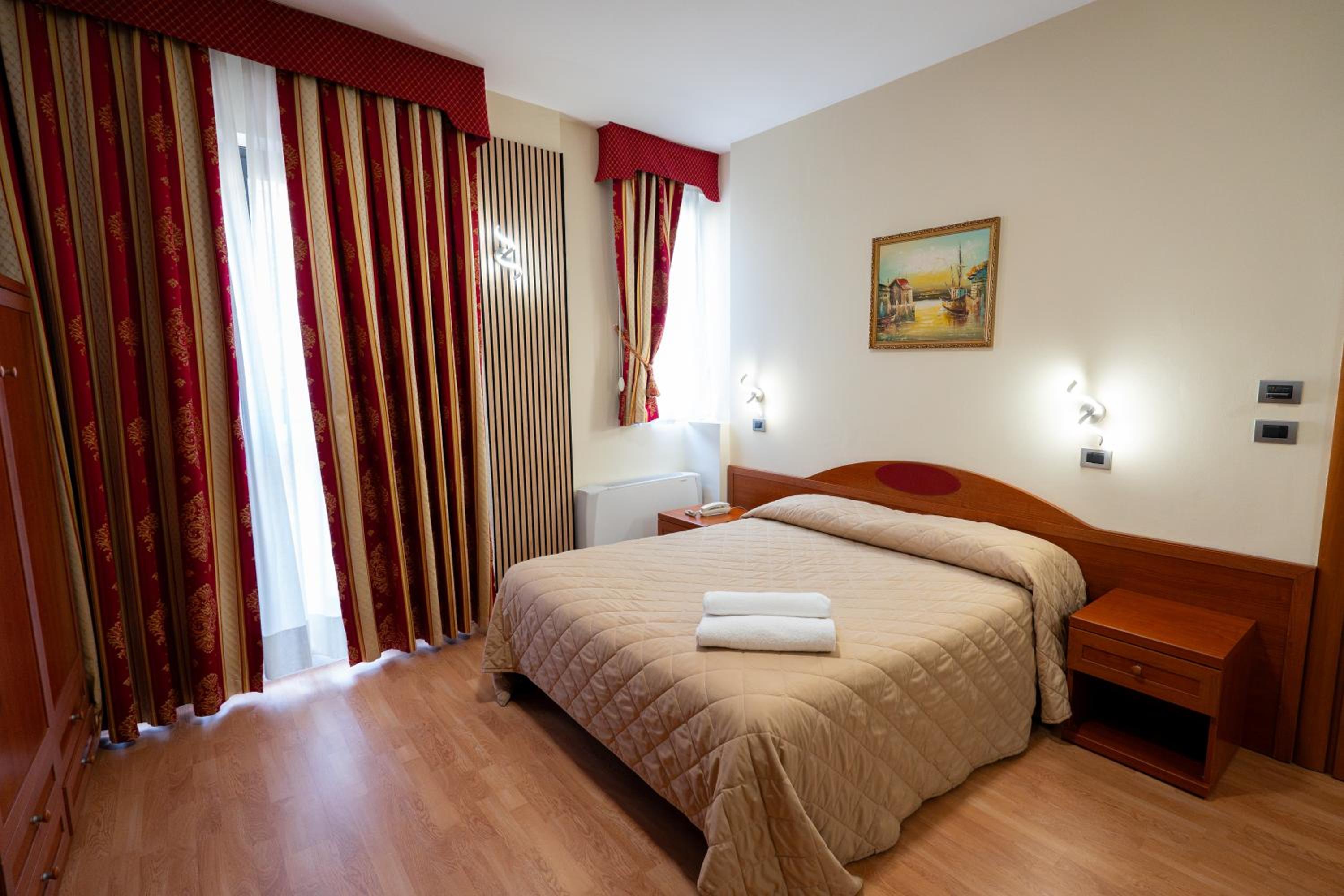Double Room - Photo 4